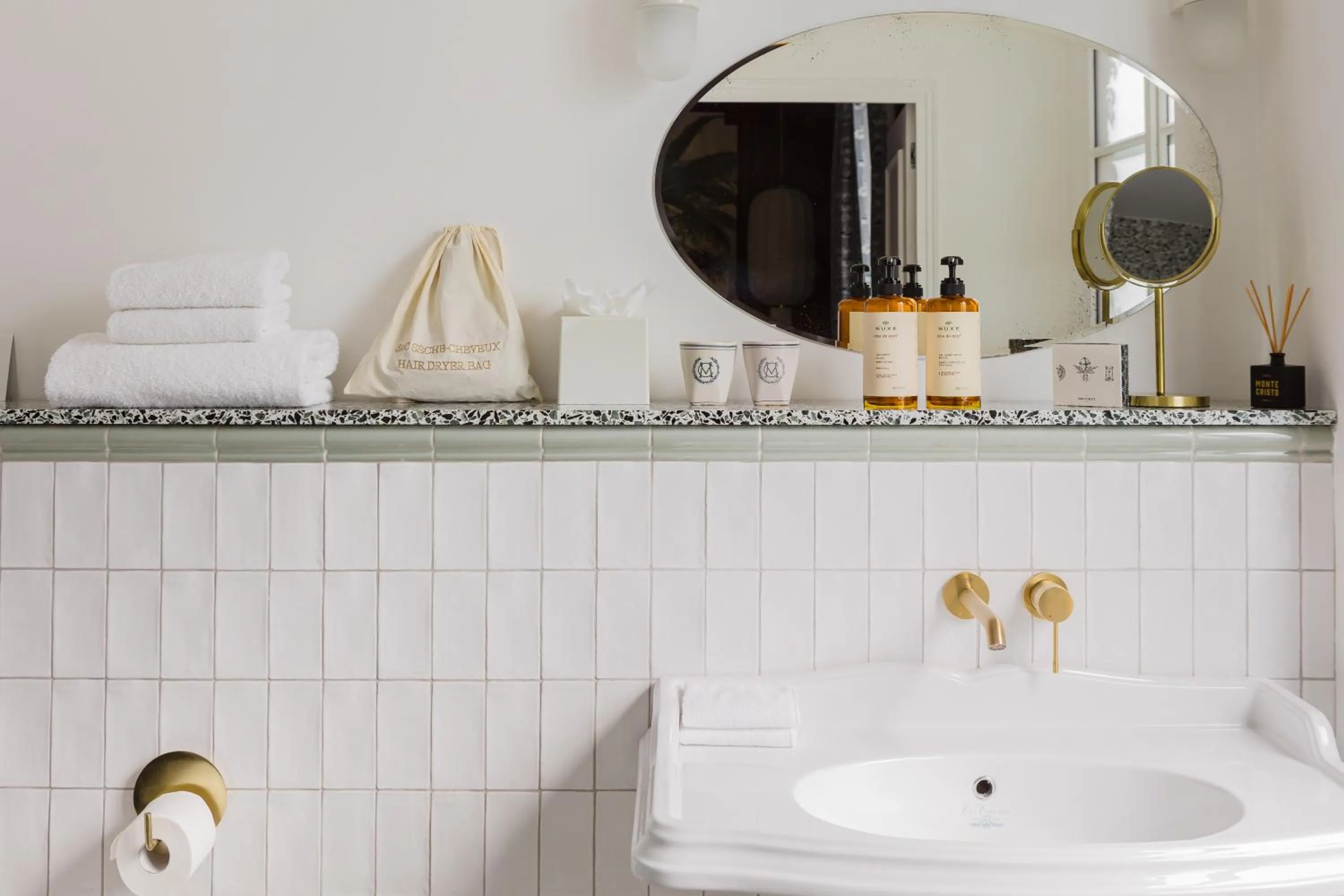Bathroom in Hôtel Monte Cristo