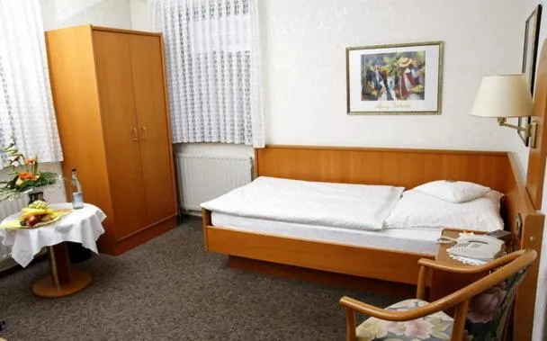 Single Room in Hotel Restaurant Pempel