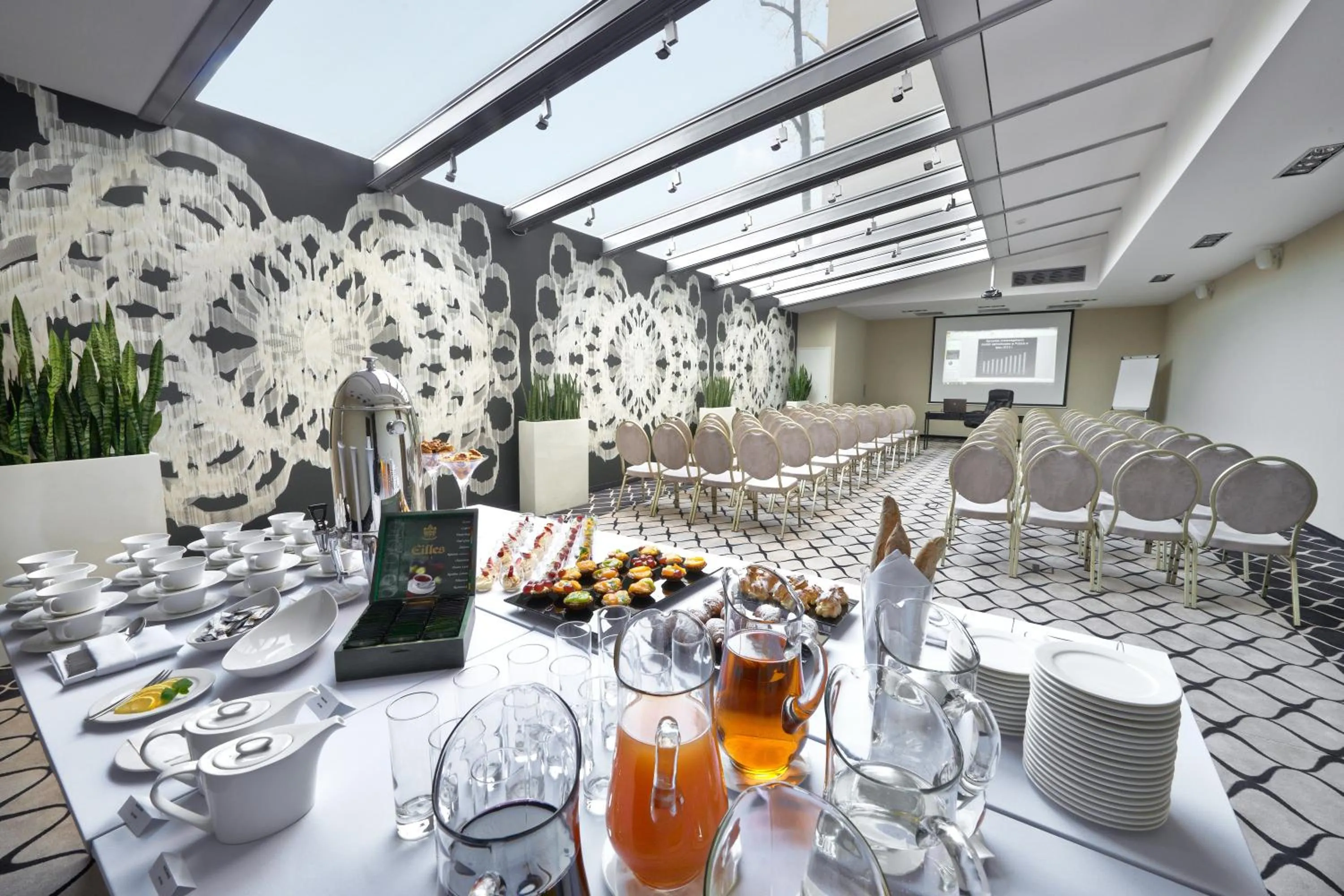 Meeting/conference room in Queen Boutique Hotel