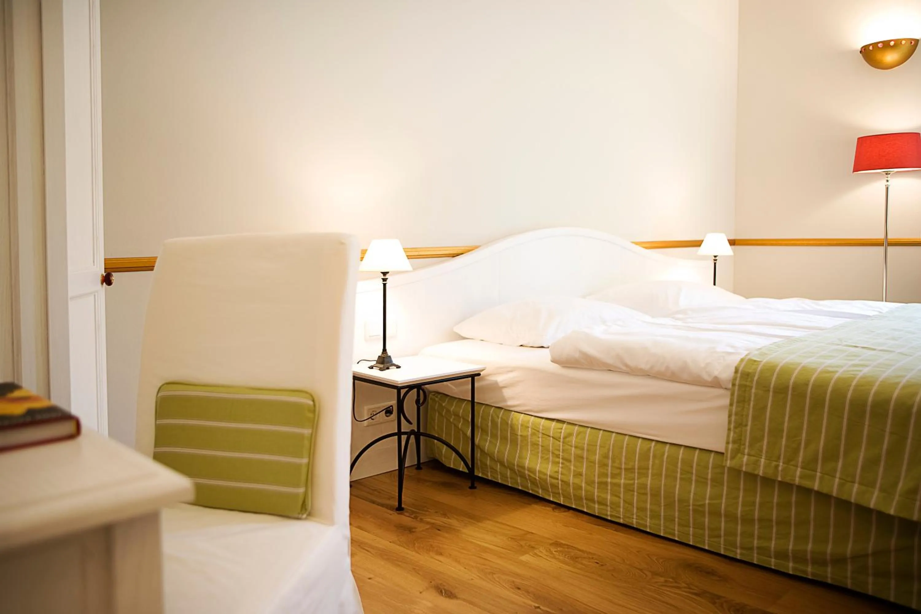 Photo of the whole room, Bed in Pension La Casa dei Colori