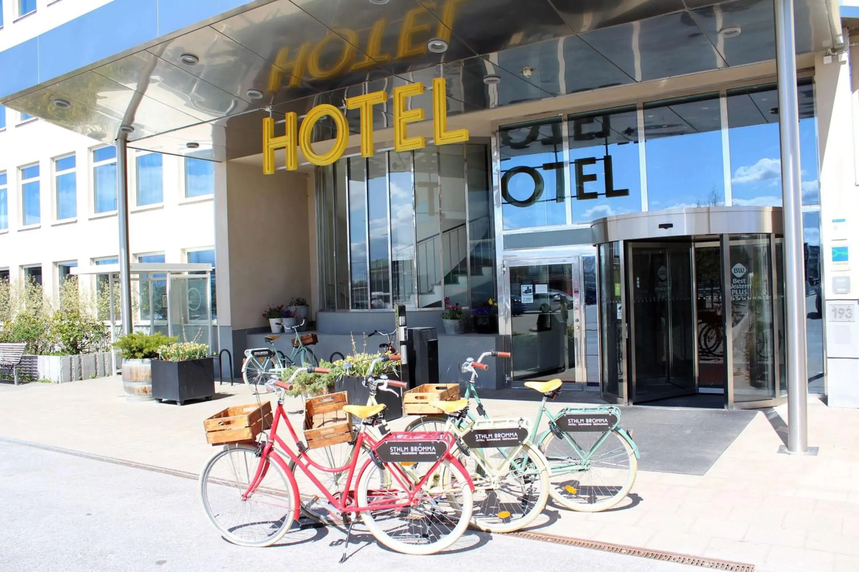 Property building in Best Western Plus Sthlm Bromma Property building in Best Western Plus Sthlm Bromma