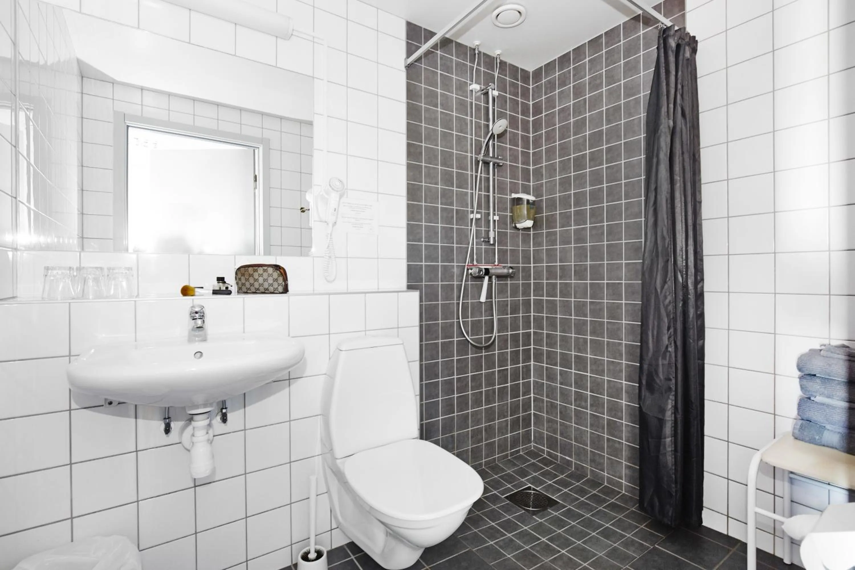 Bathroom in Hasse på Sjökanten Hotell & Restaurang