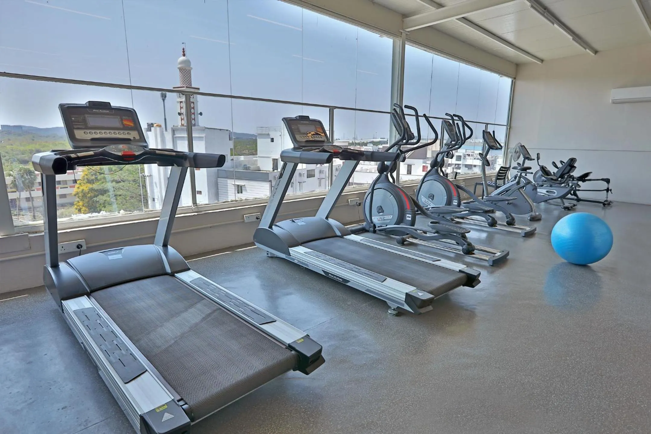 Fitness centre/facilities in Downtown Business Hotel