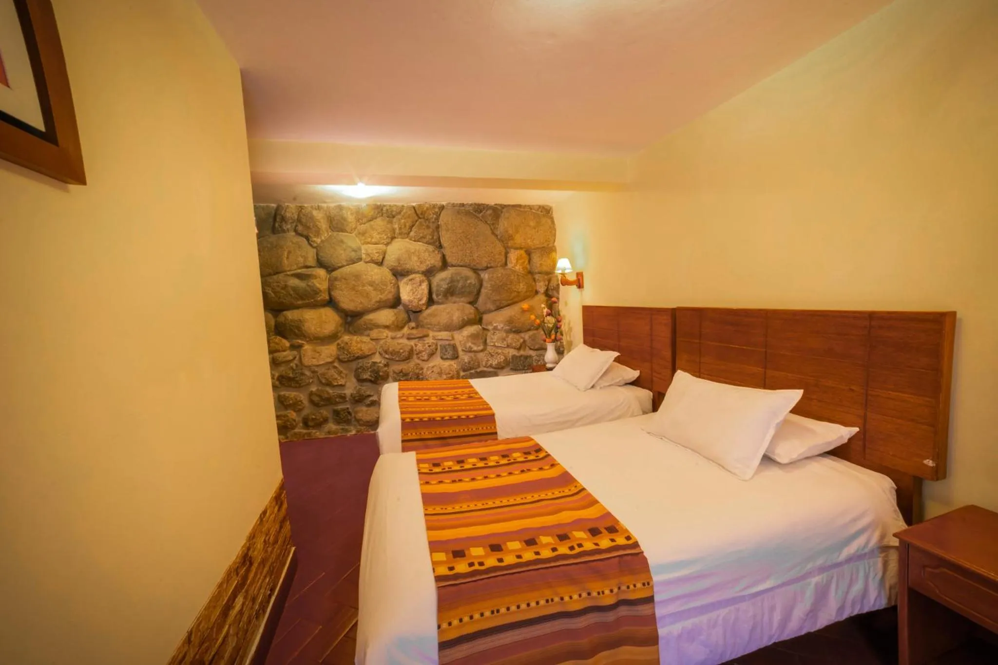 Photo of the whole room in Siete Ventanas