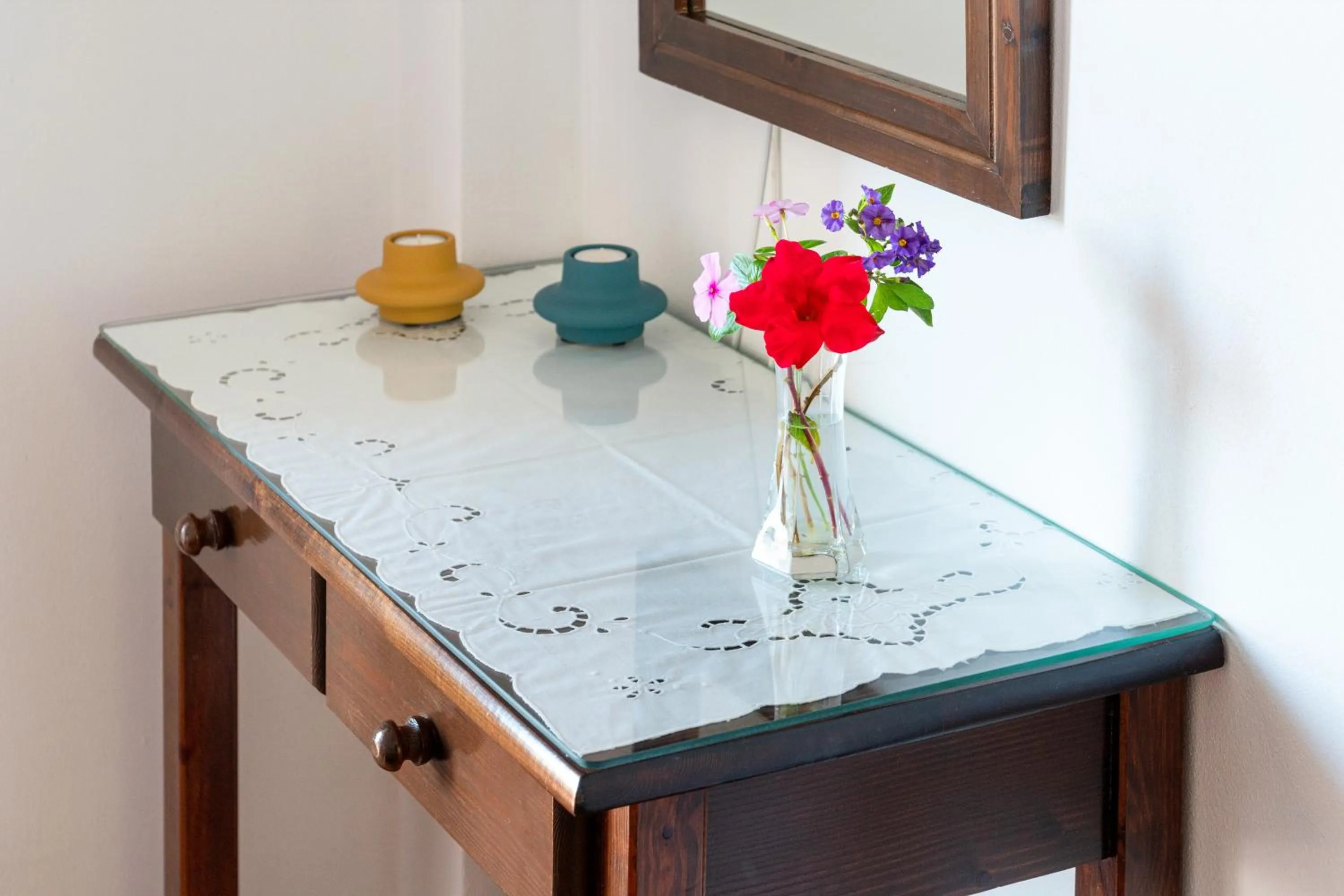 hair dresser in Reggina's Apartments