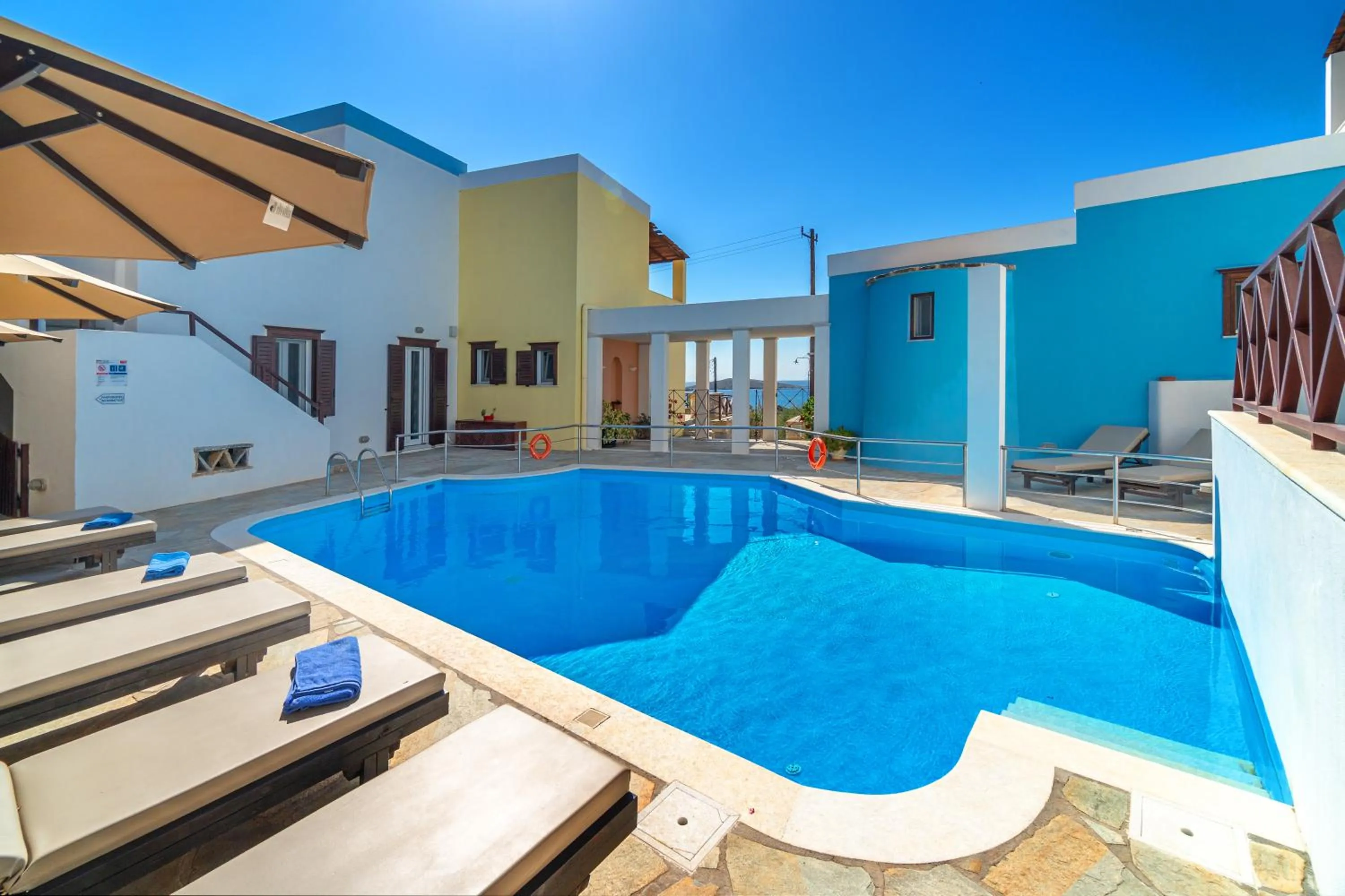 Property building in Reggina's Apartments