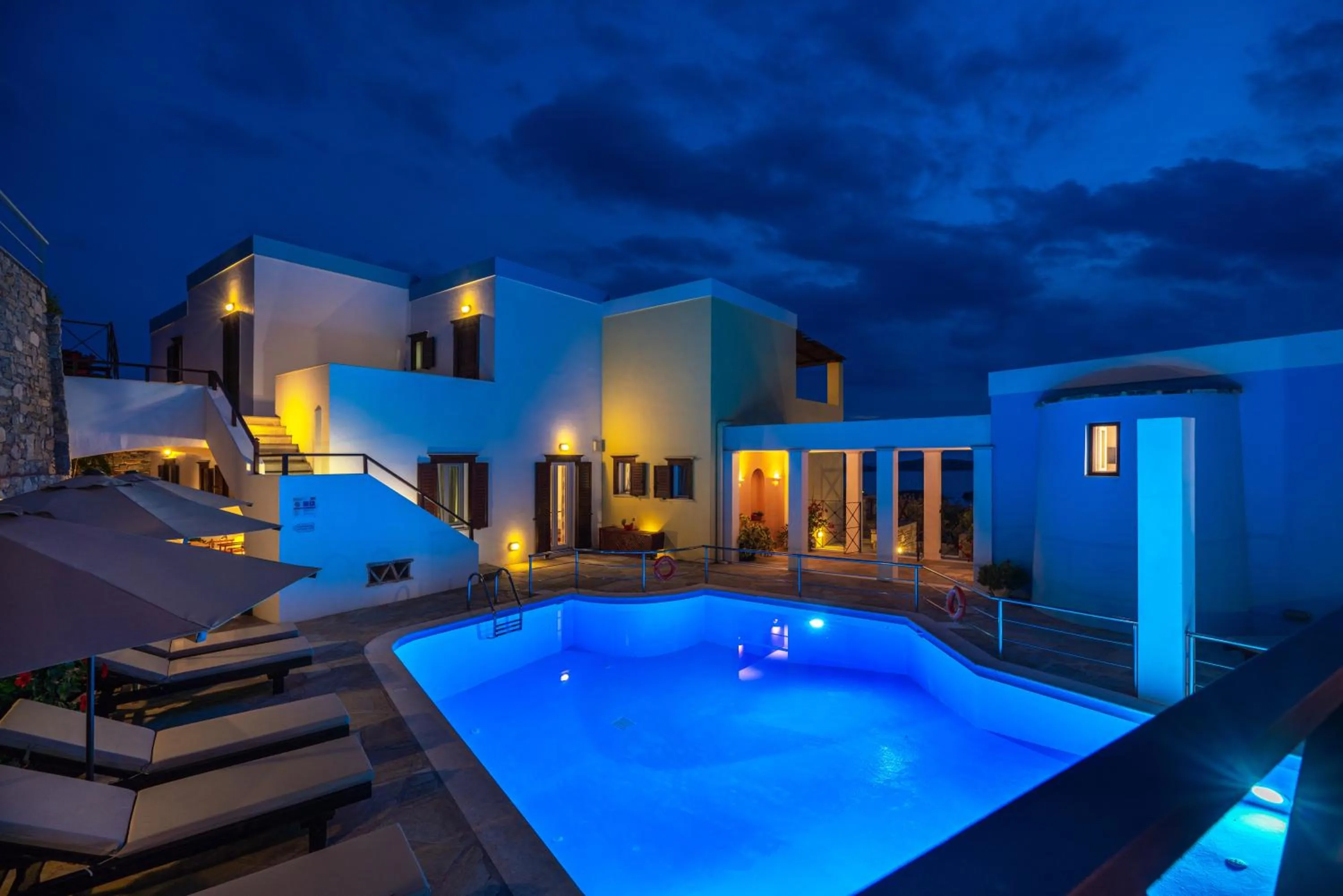 Property building in Reggina's Apartments