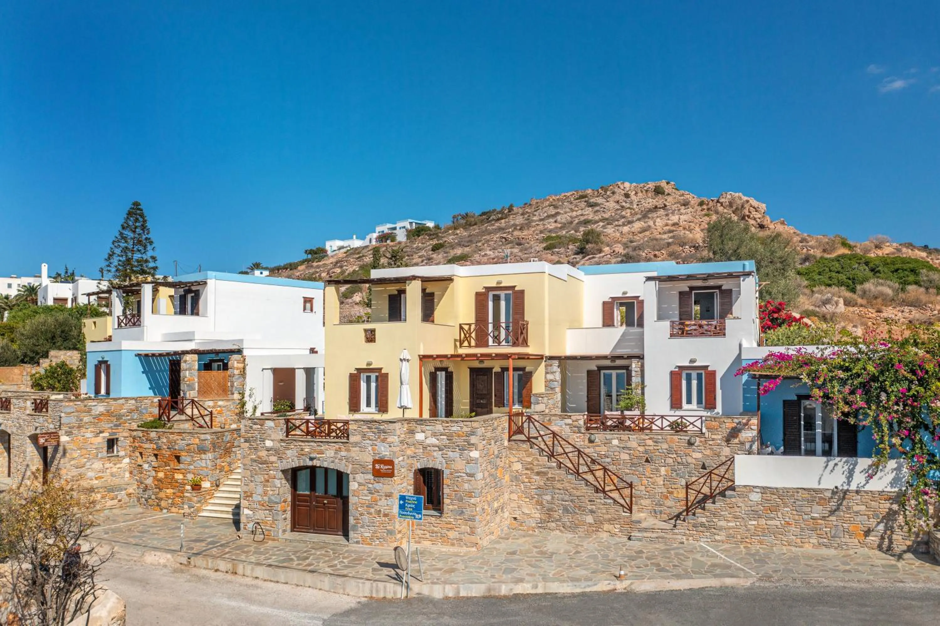 Property building in Reggina's Apartments