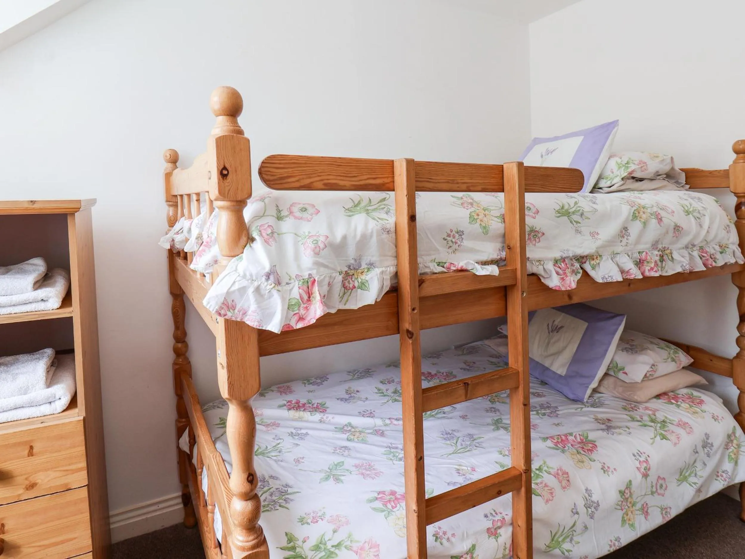 Property building, Bed in The Mews