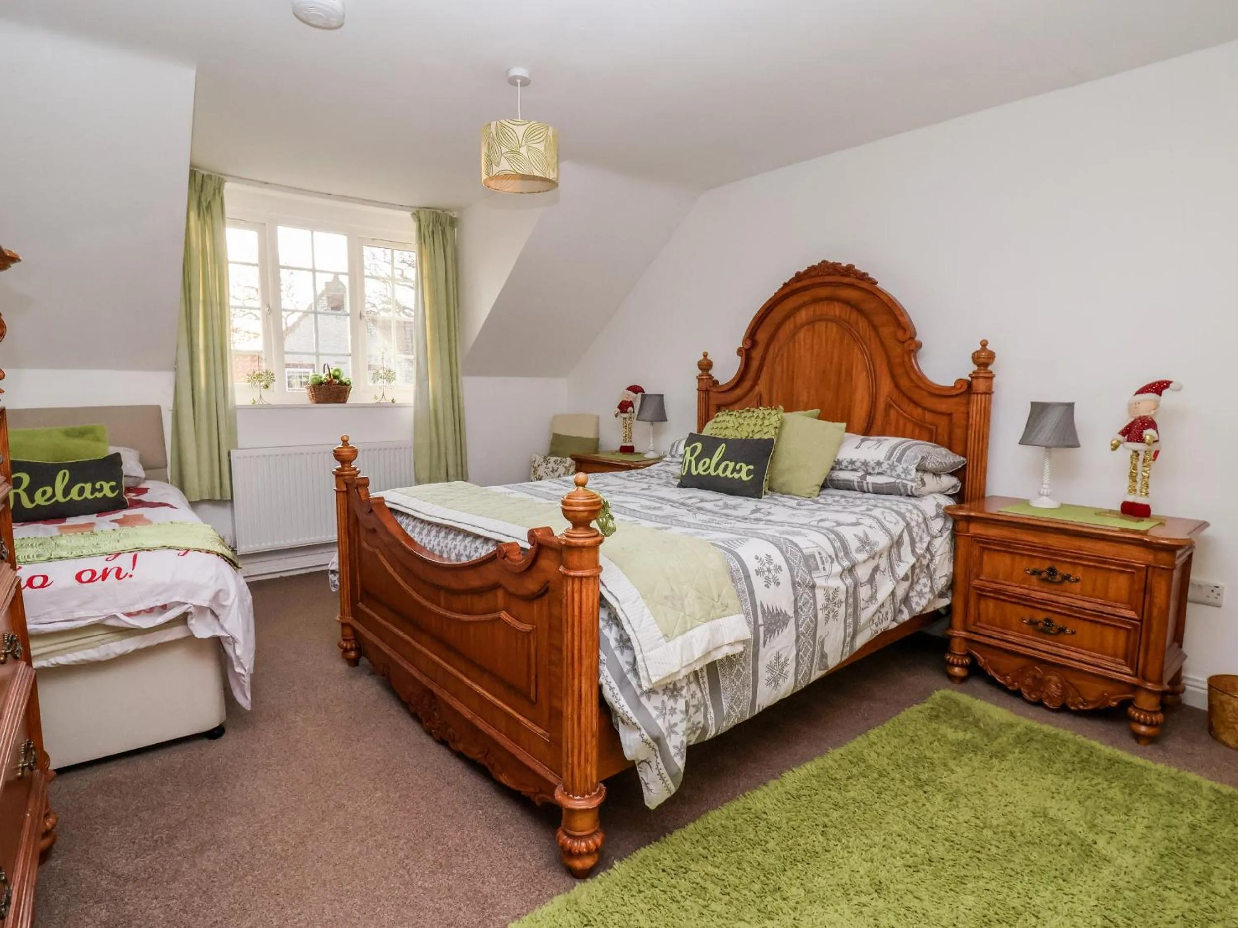 Property building, Bed in The Mews