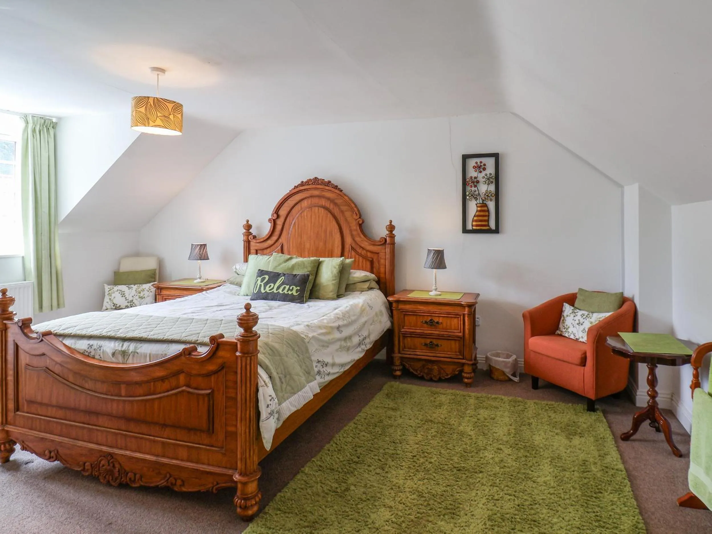 Property building, Bed in The Mews