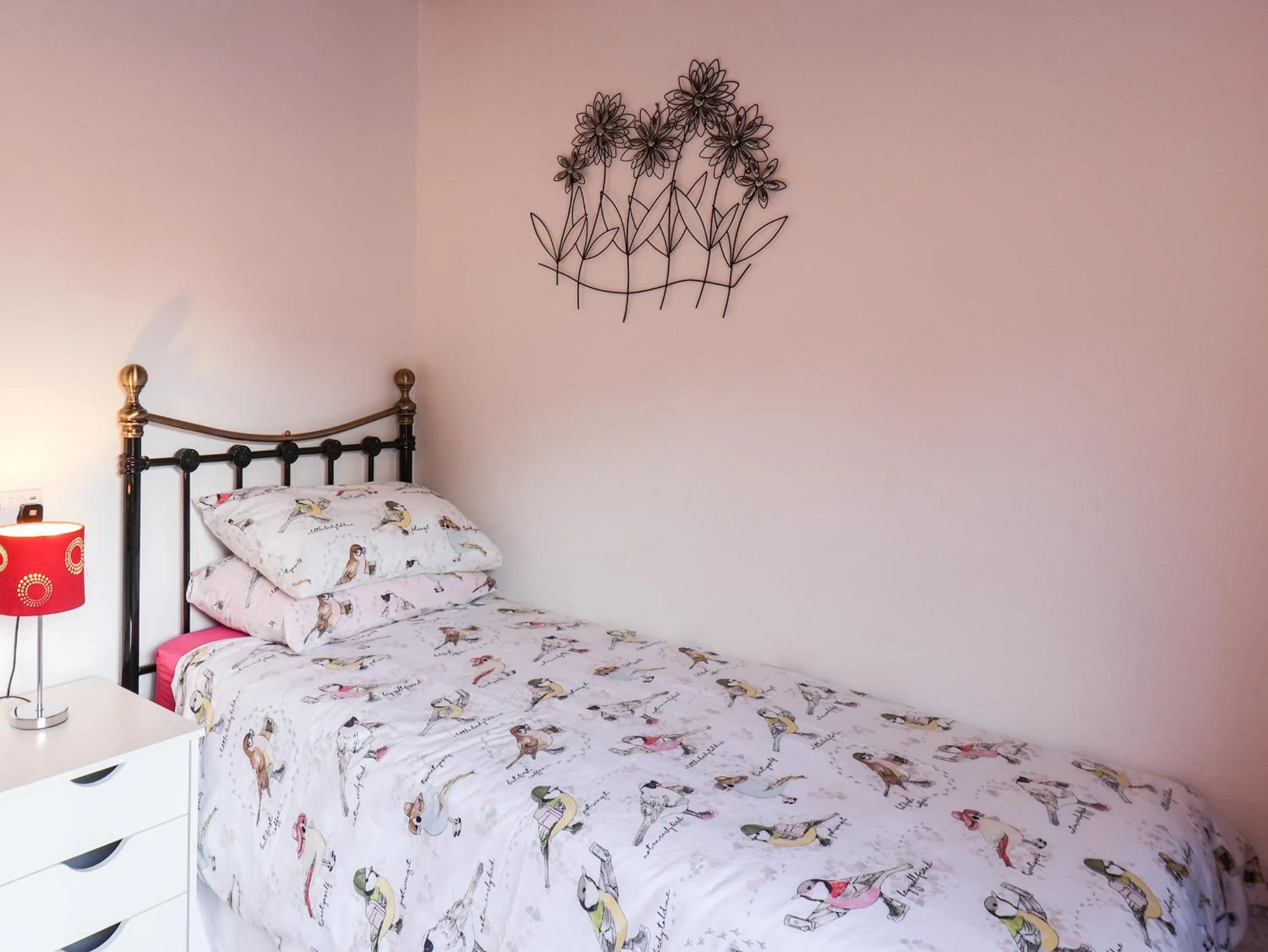 Property building, Bed in The Mews