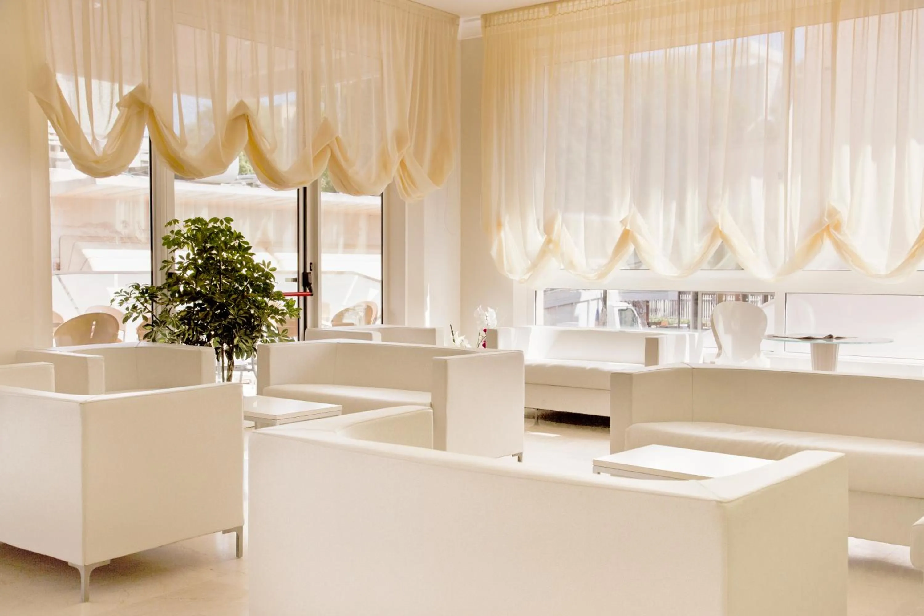 Communal lounge/ TV room in Hotel Radar