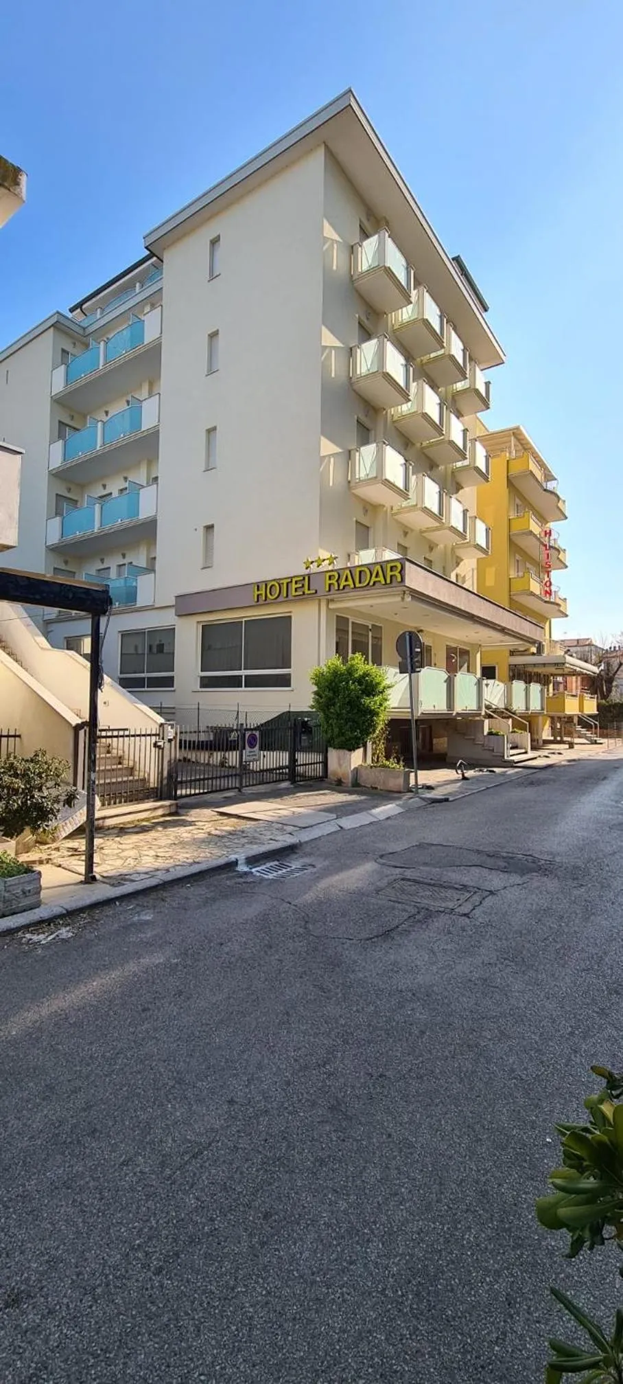 Property building in Hotel Radar