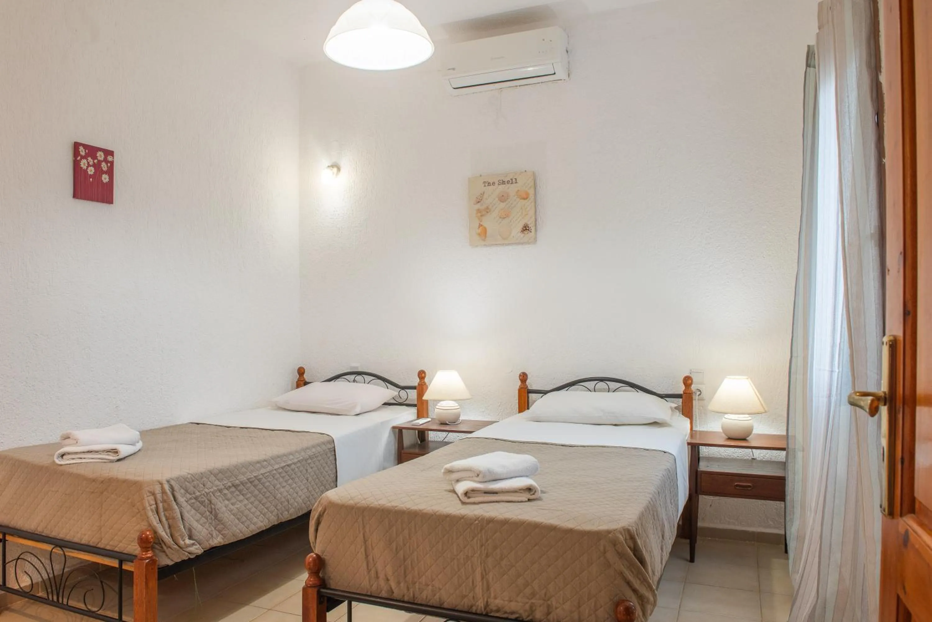 Bed in Athina Villas