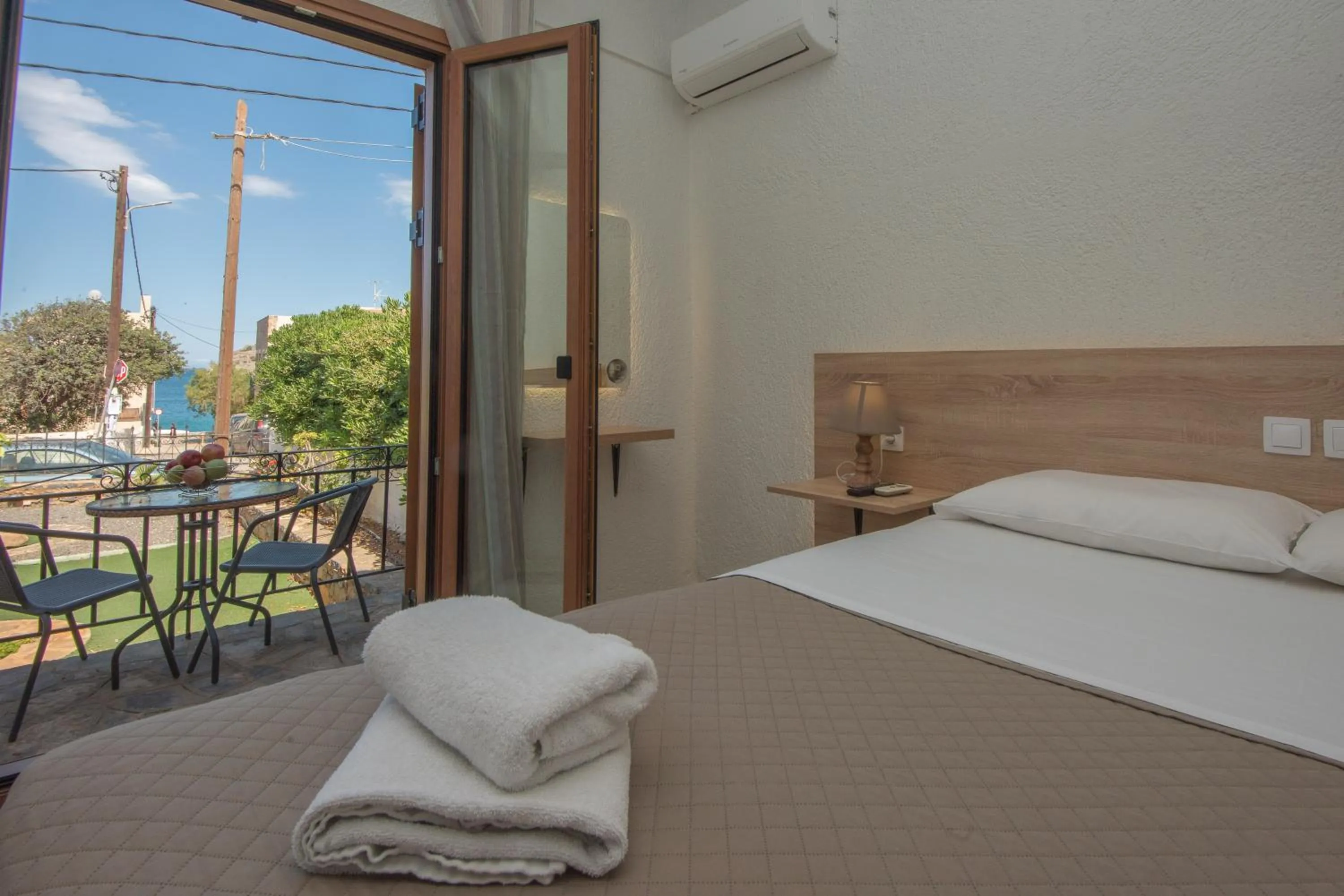 Bed in Athina Villas