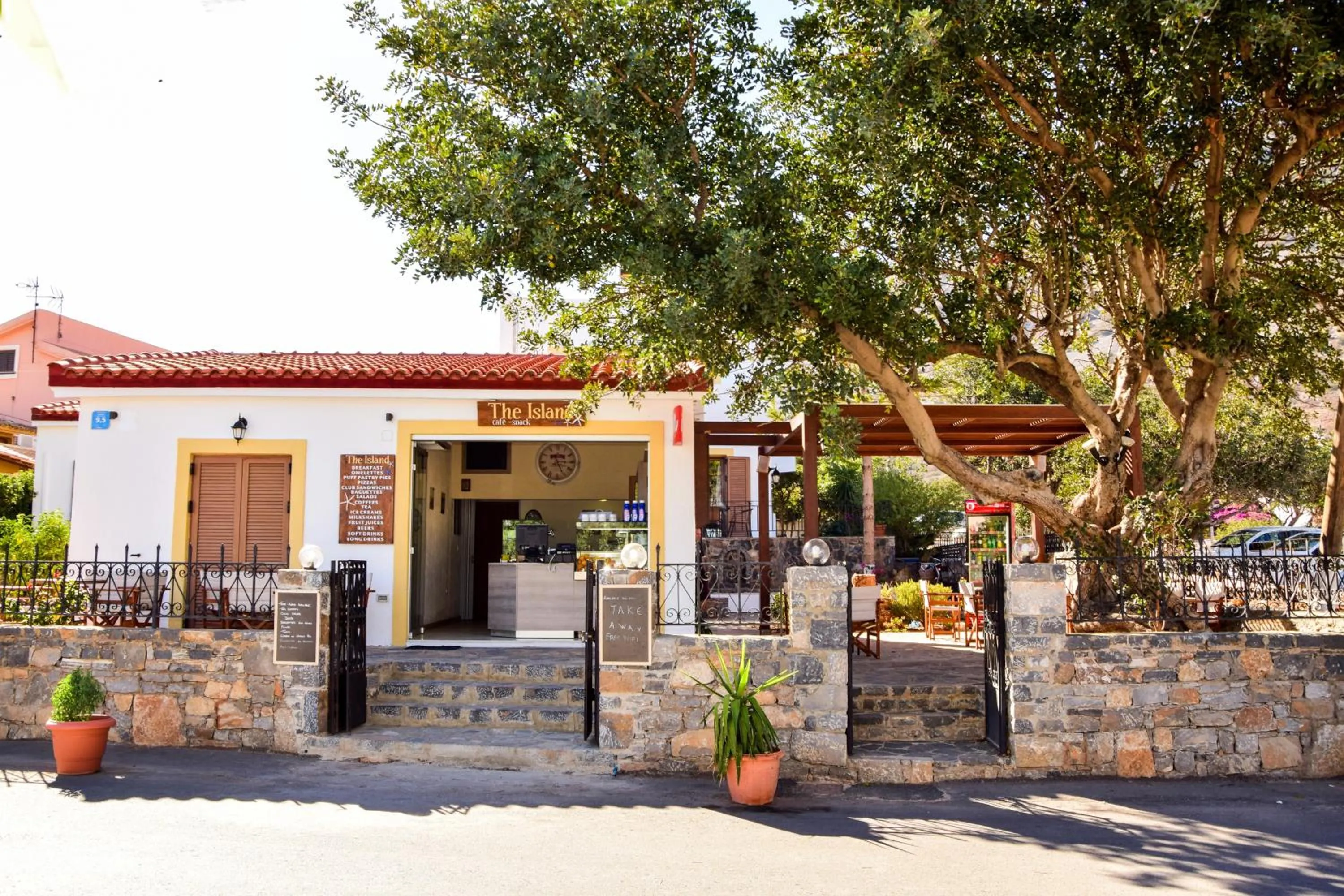 Restaurant/places to eat in Athina Villas