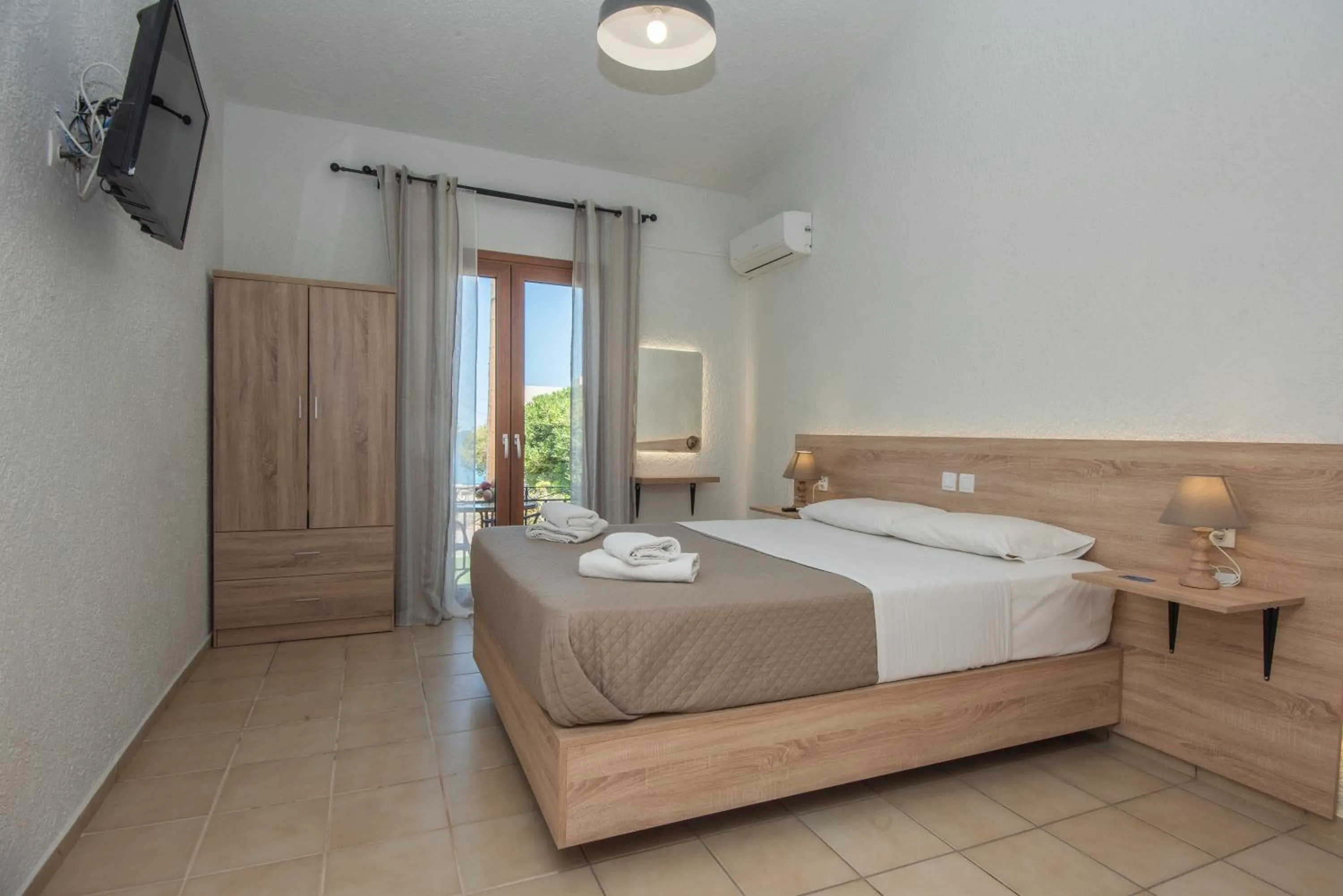 Bed in Athina Villas