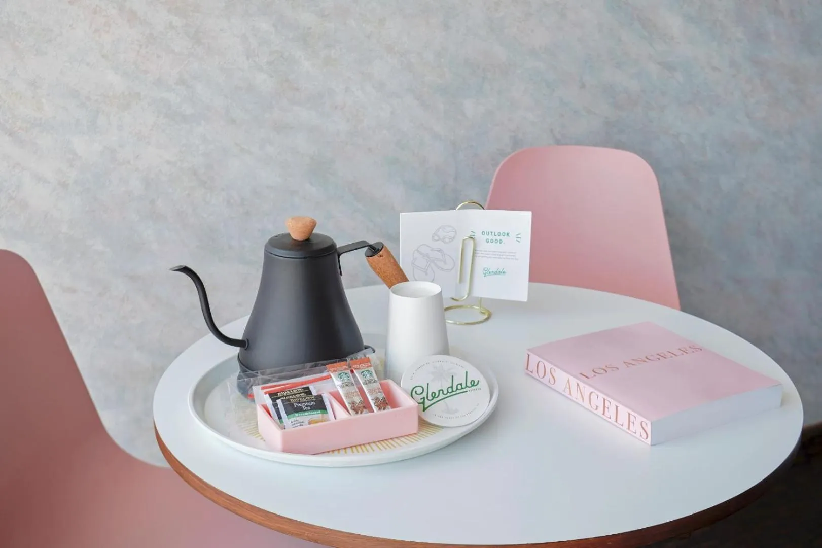 Food and drinks in Glendale Express Hotel Los Angeles