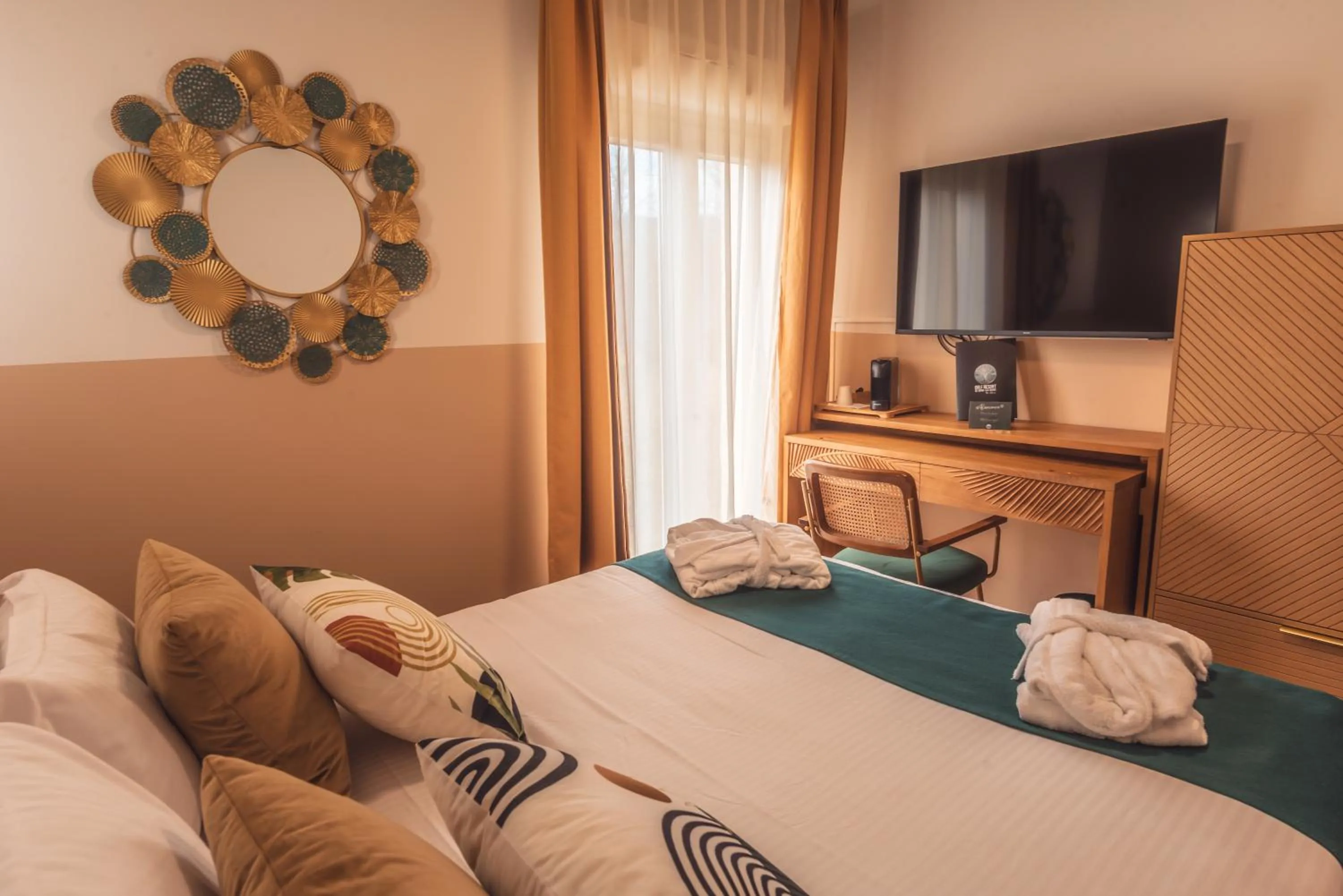 TV and multimedia, Bed in Golf Resort de Digne-les-bains by Adonis