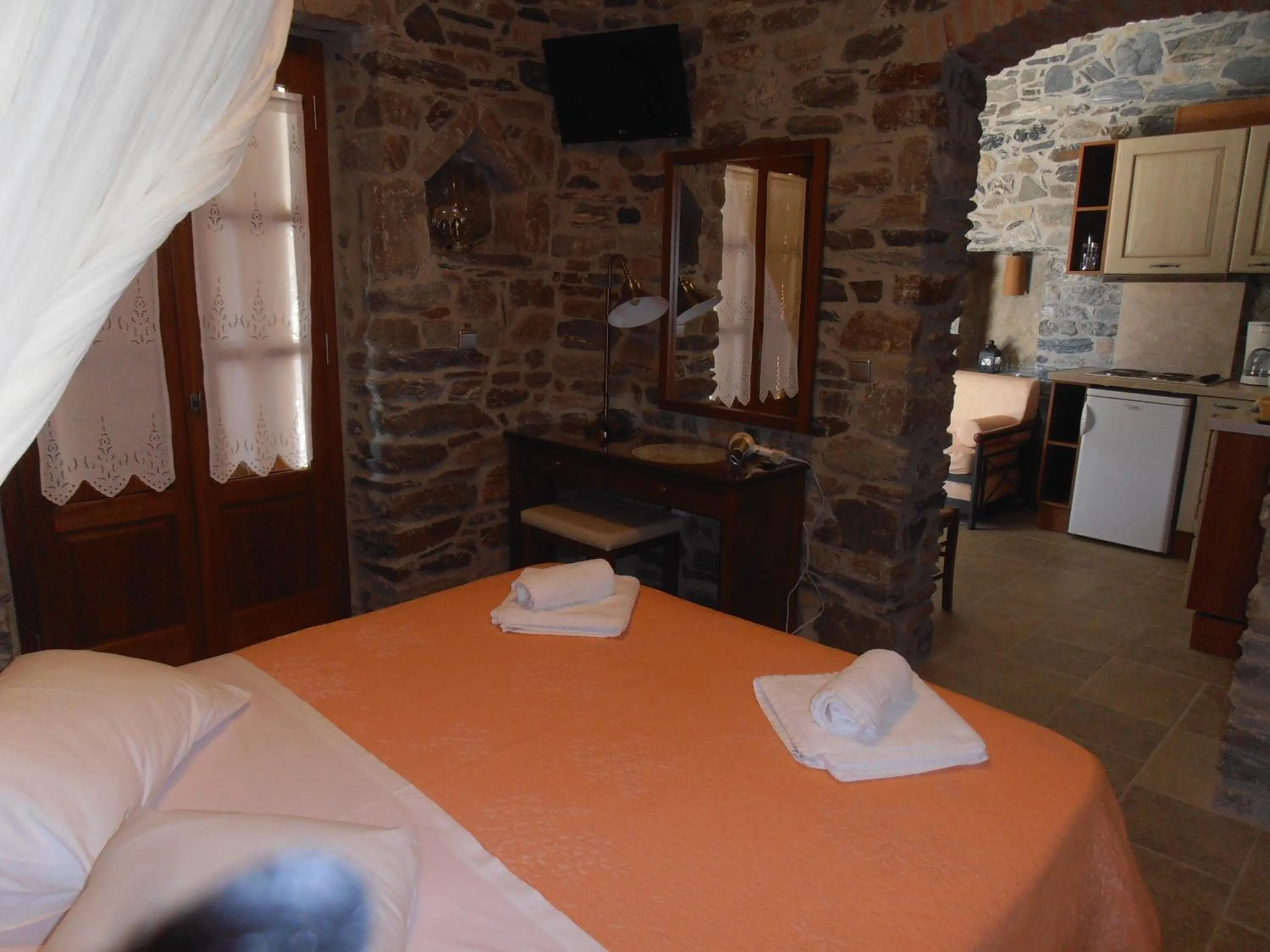 Bed in Neromylos