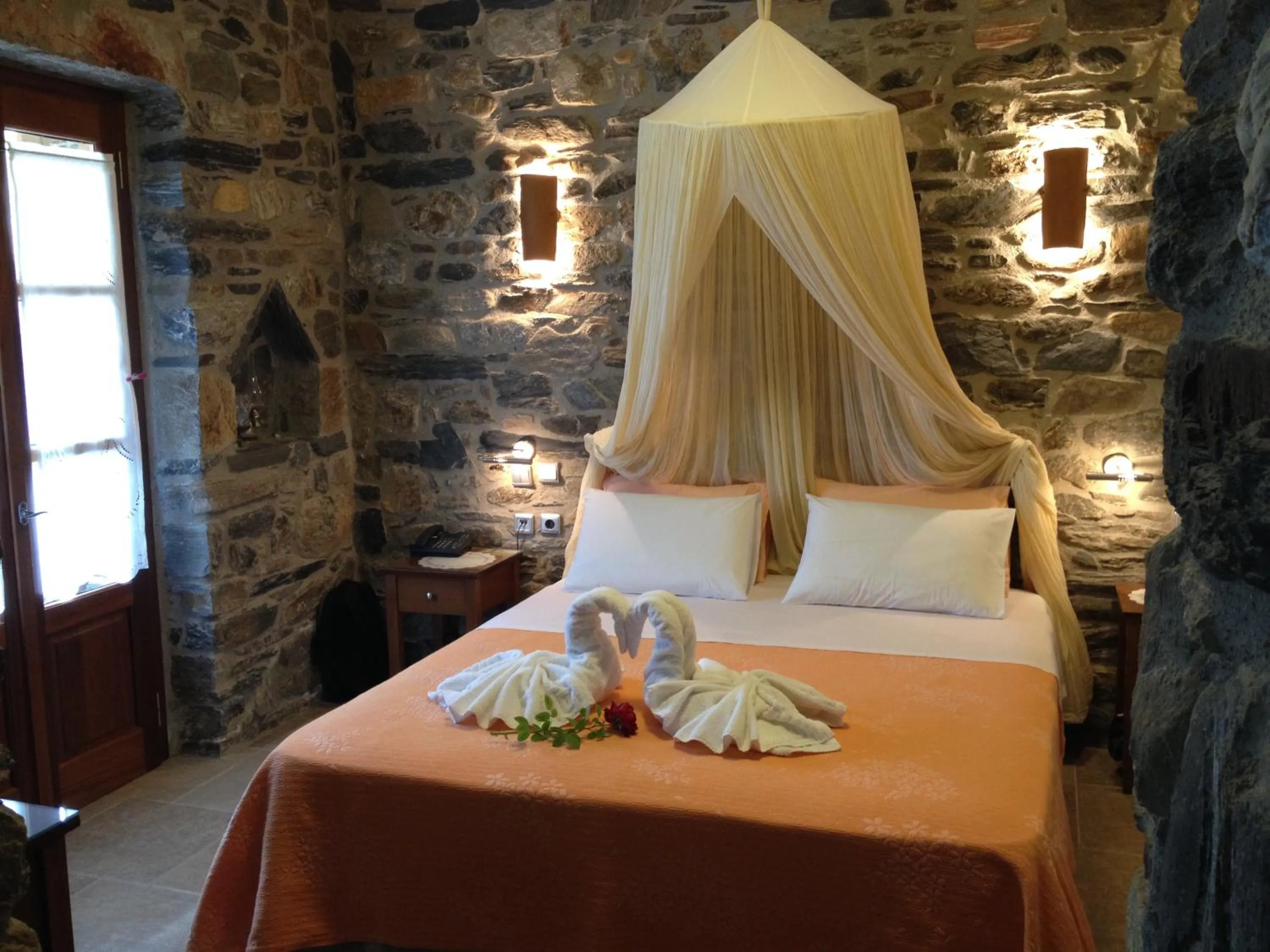 Bed in Neromylos