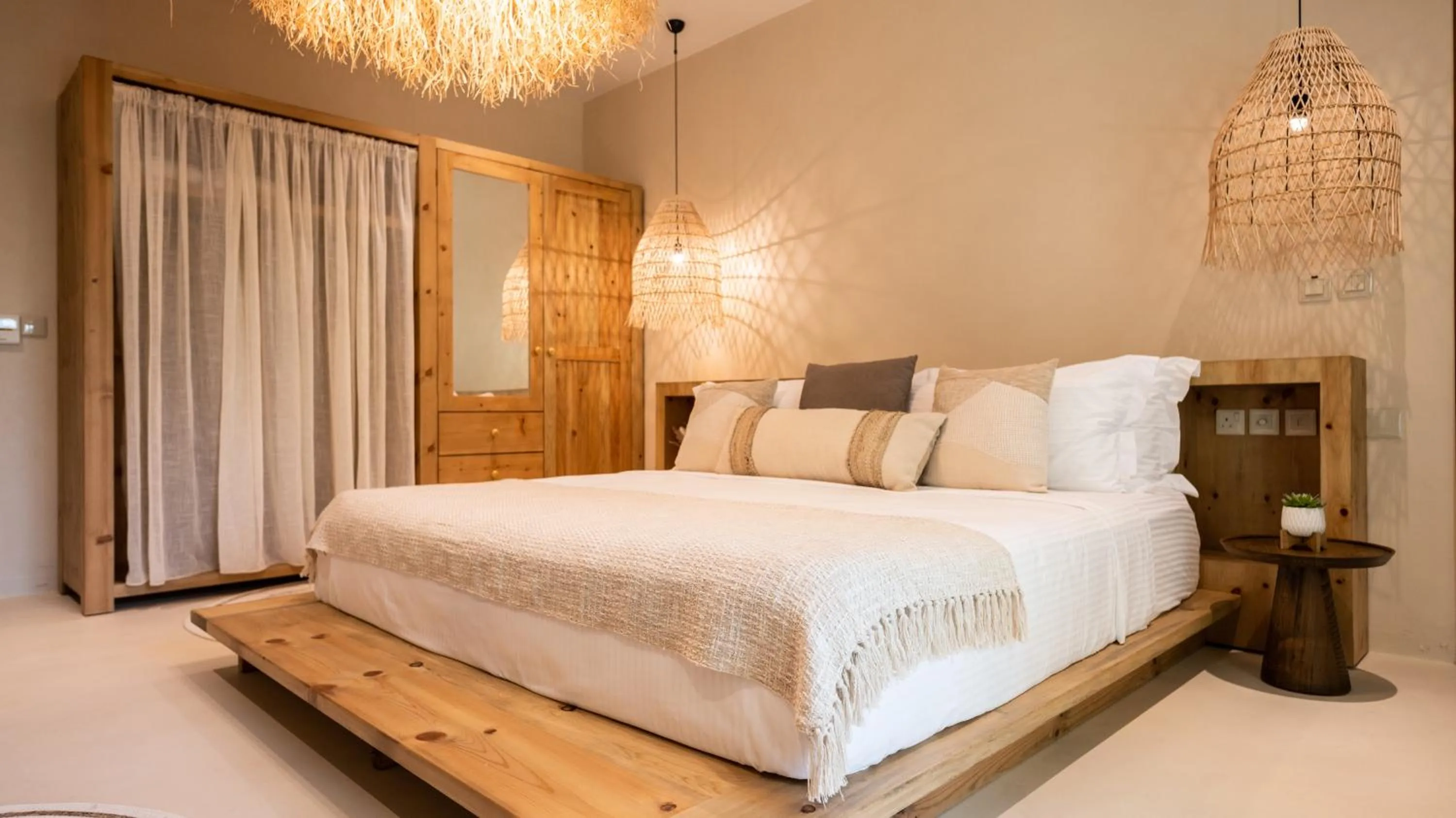 Bedroom, Bed in Umm Al Quwain Beach Hotel