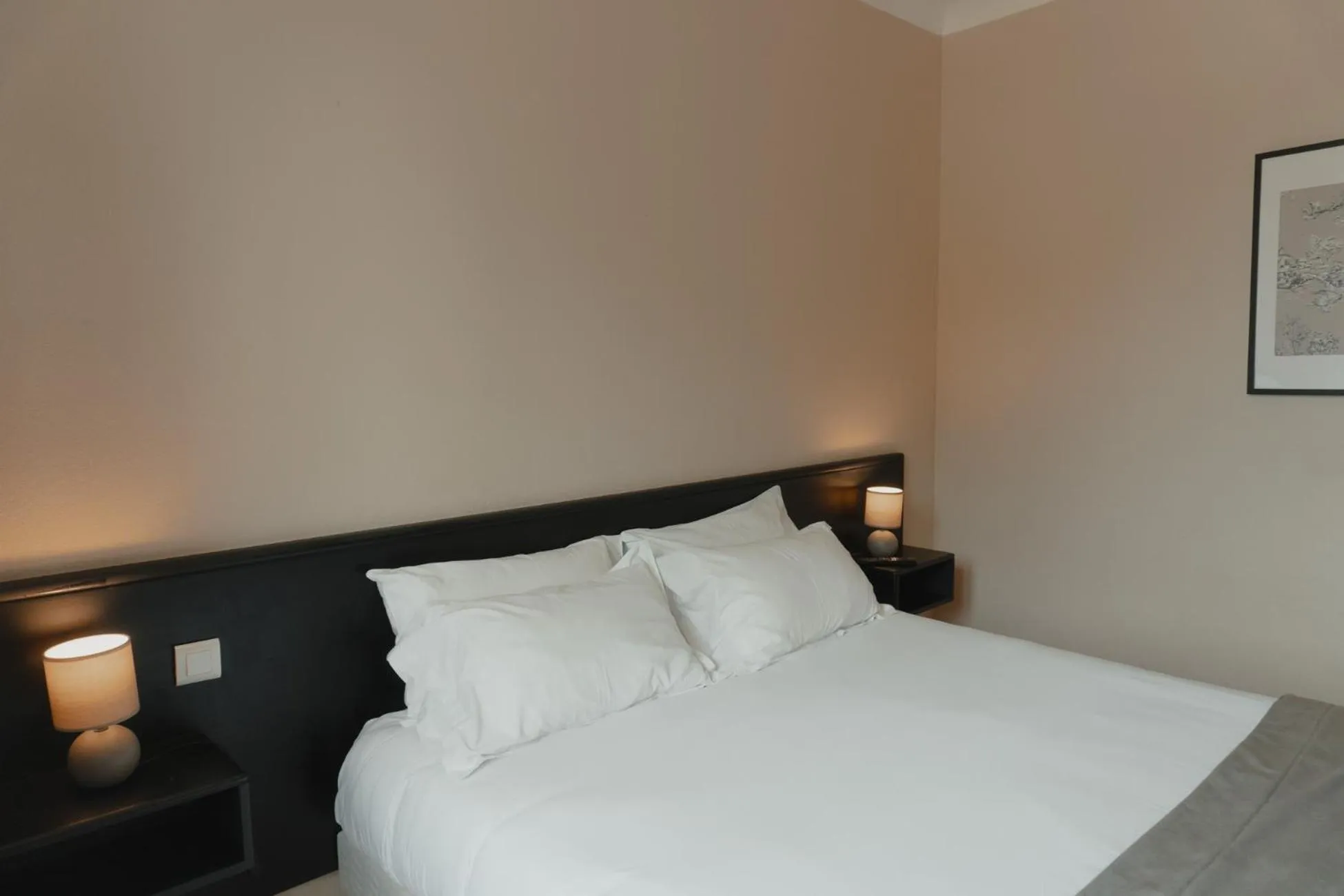 Bed in Hôtel Les Magnanarelles