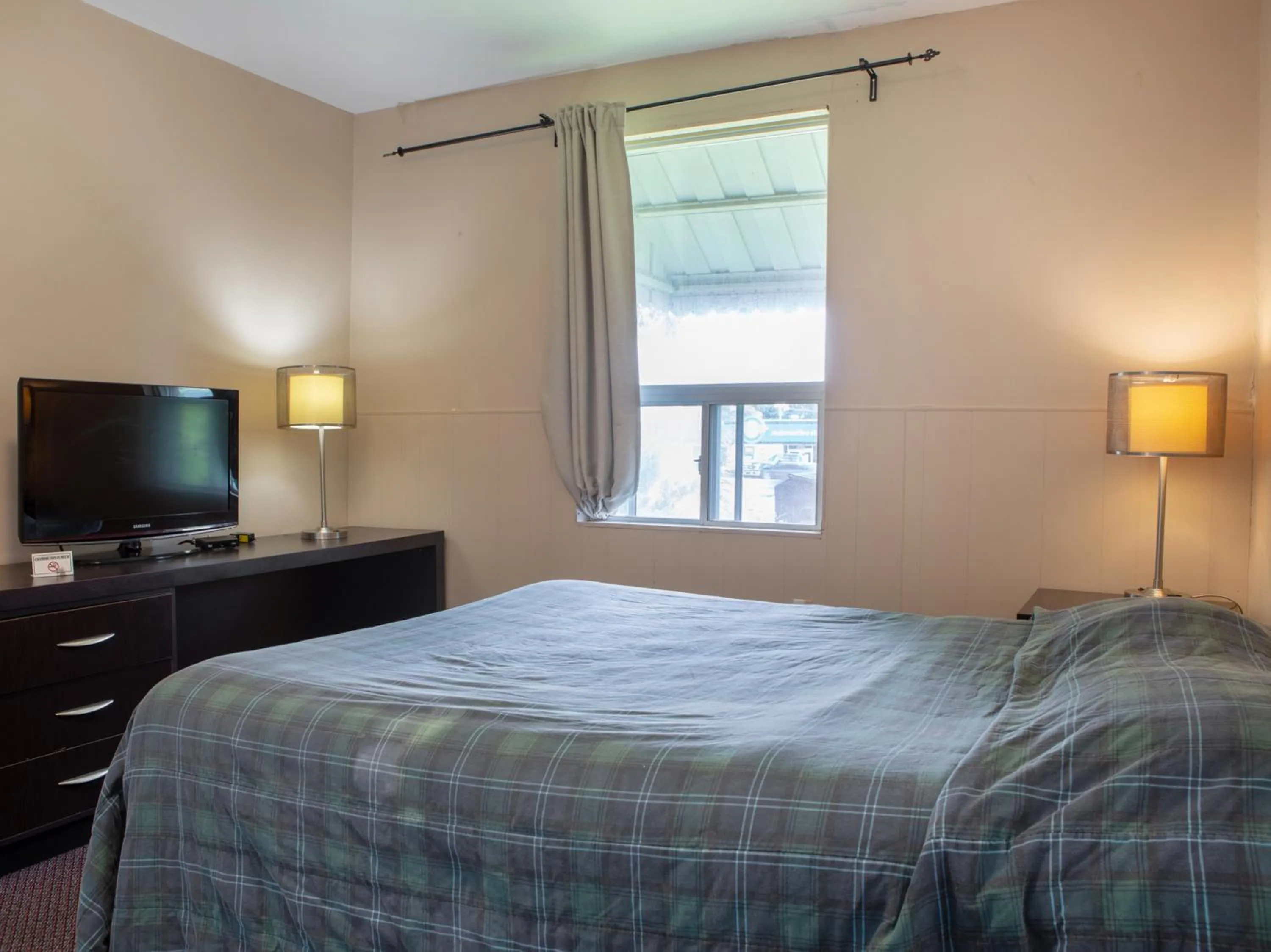 Bedroom in Hotel Richmond Hill Inn ON North