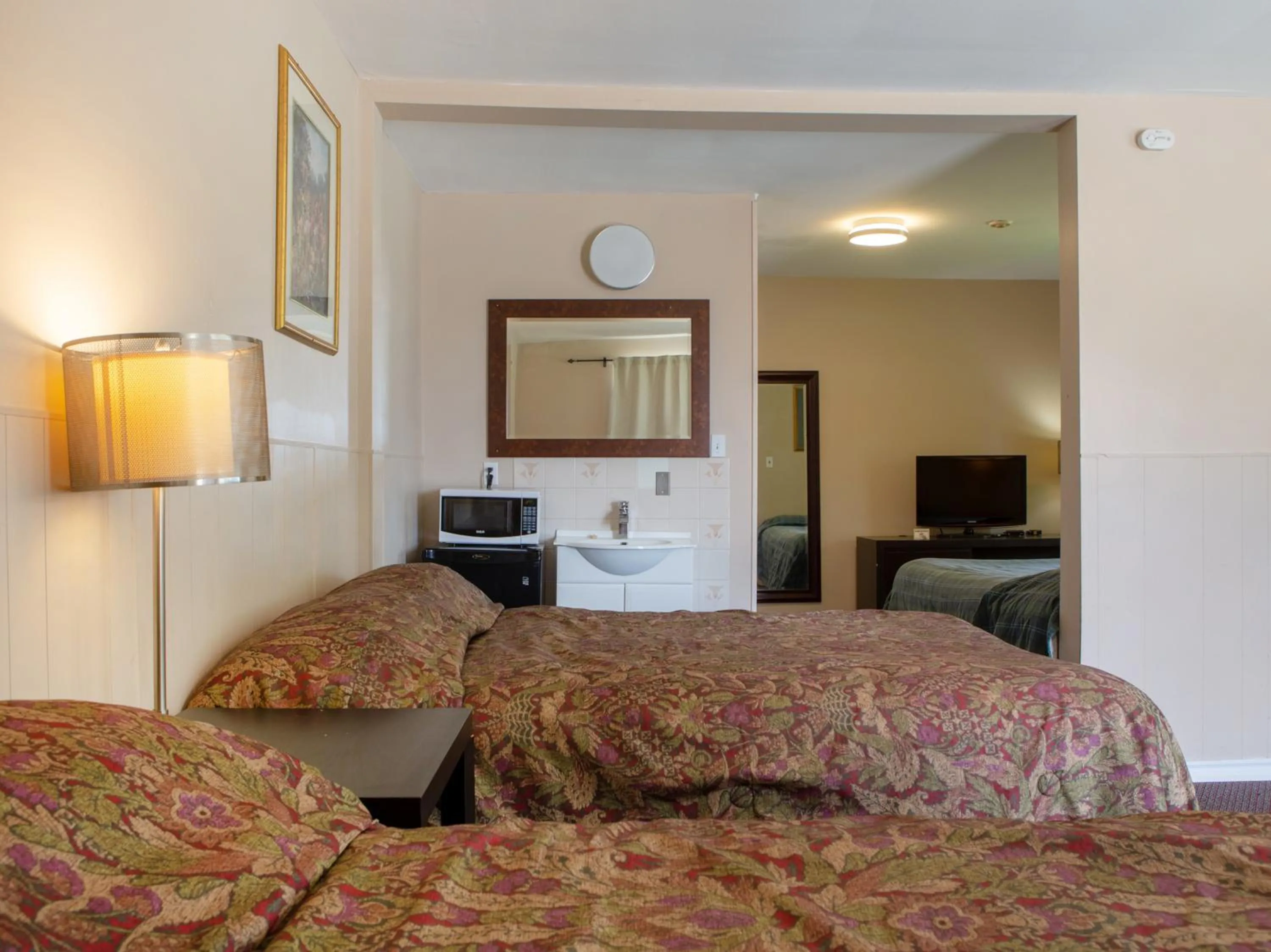 Bedroom in Hotel Richmond Hill Inn ON North