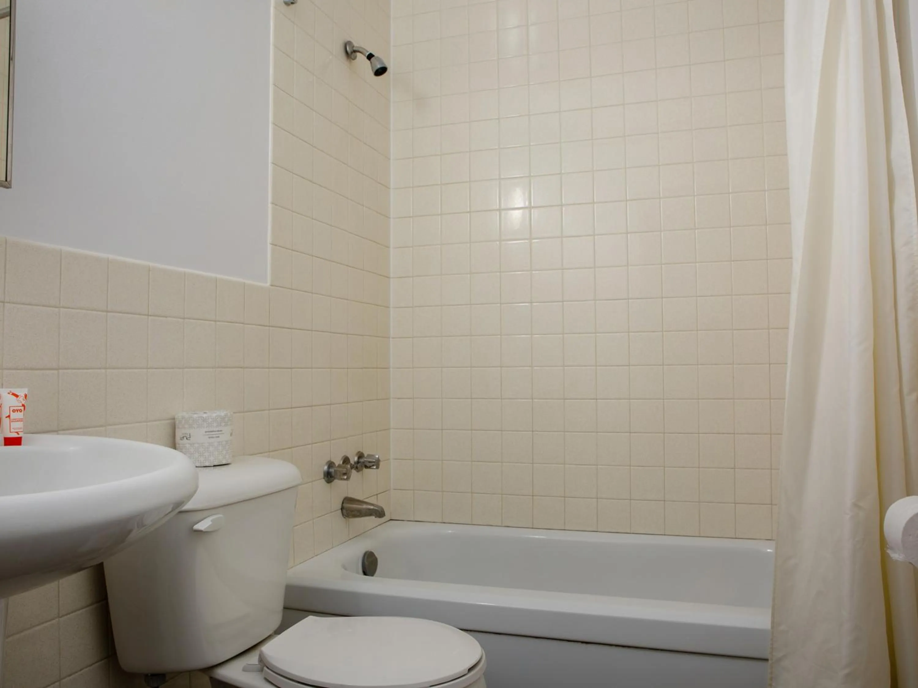 Bathroom in Hotel Richmond Hill Inn ON North