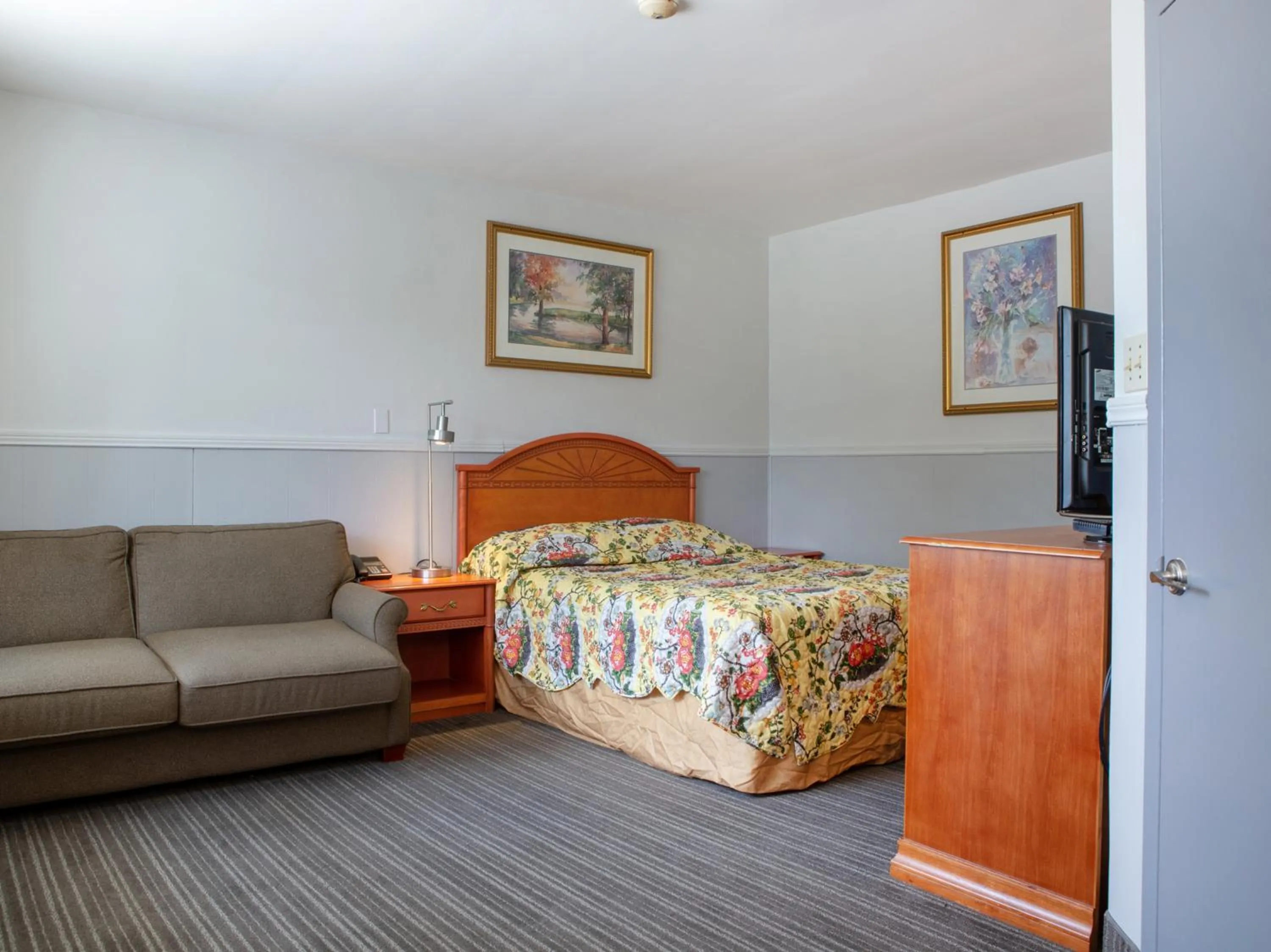 Seating area in Hotel Richmond Hill Inn ON North