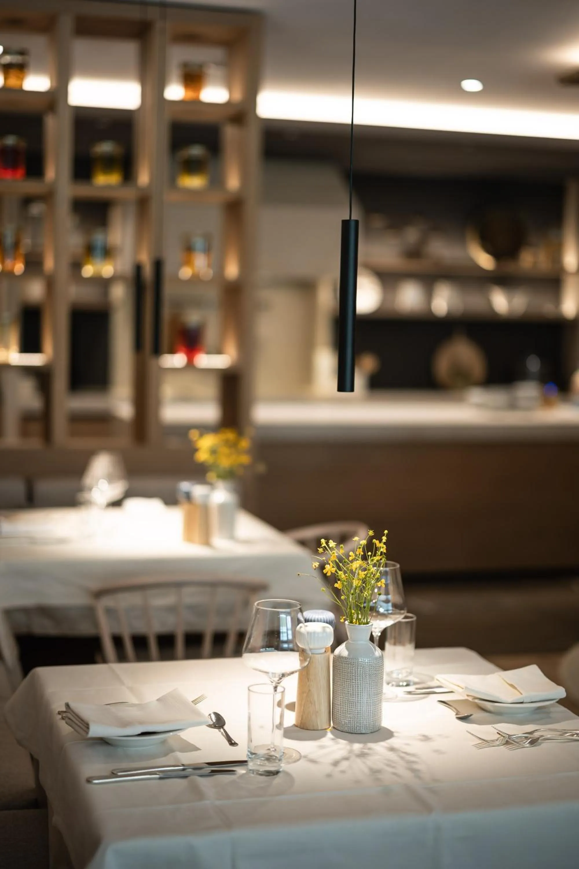 Restaurant/places to eat in Hotel Petrus