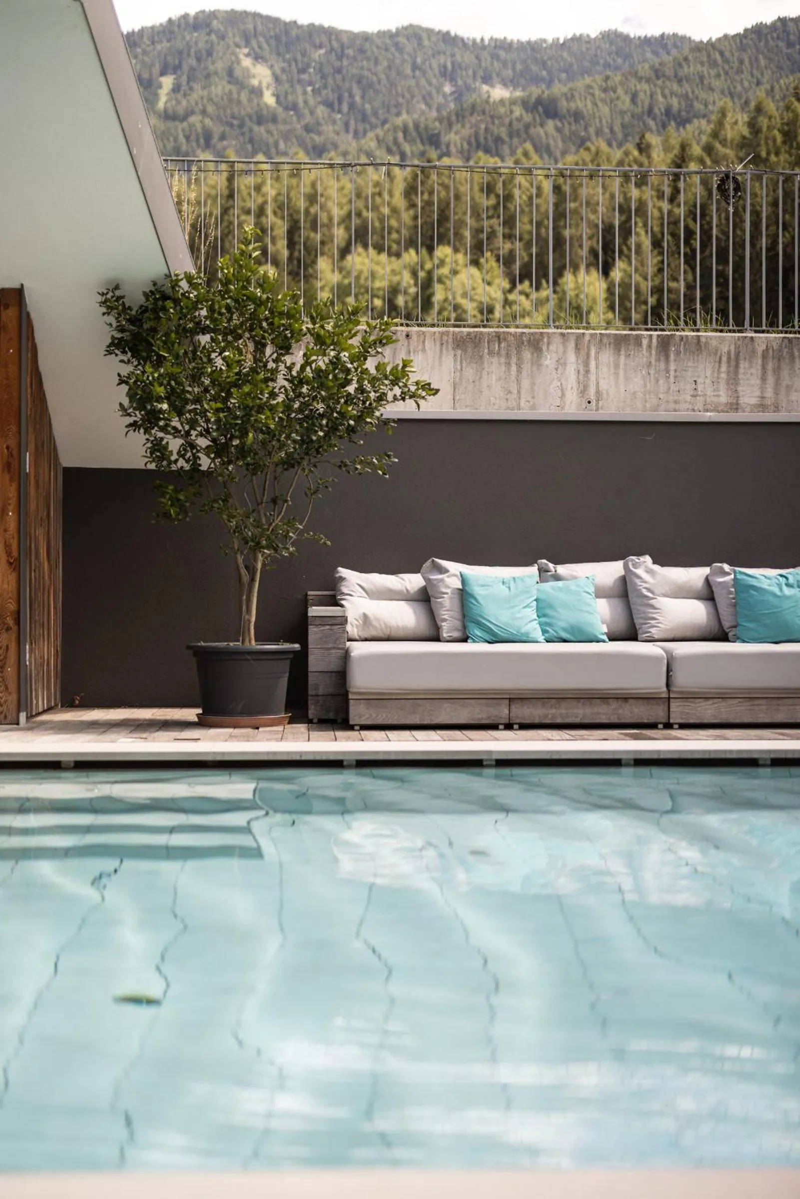 Swimming pool in Hotel Petrus