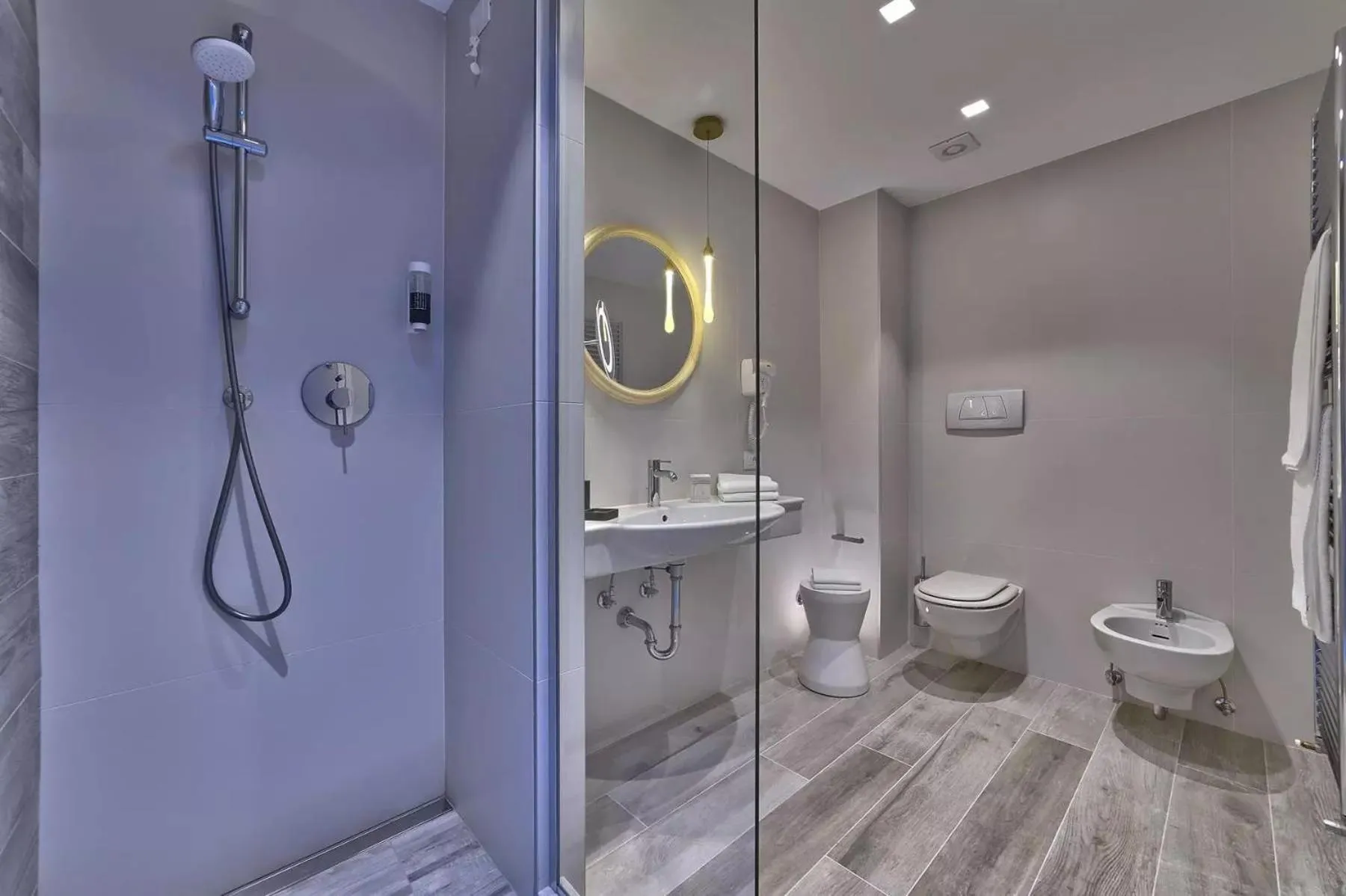 Bathroom in Hotel Petrarca Terme