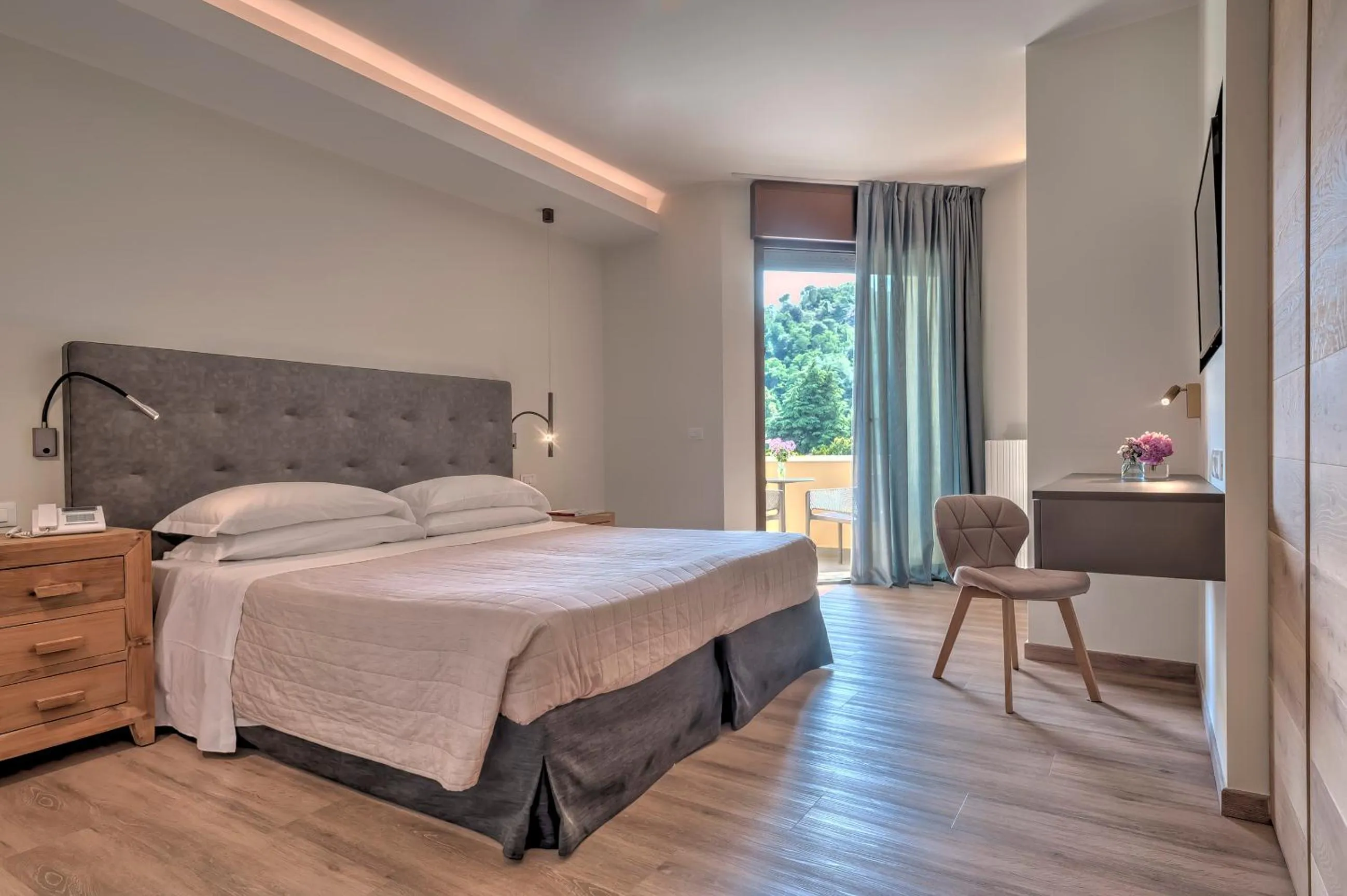 Bedroom, Bed in Hotel Petrarca Terme