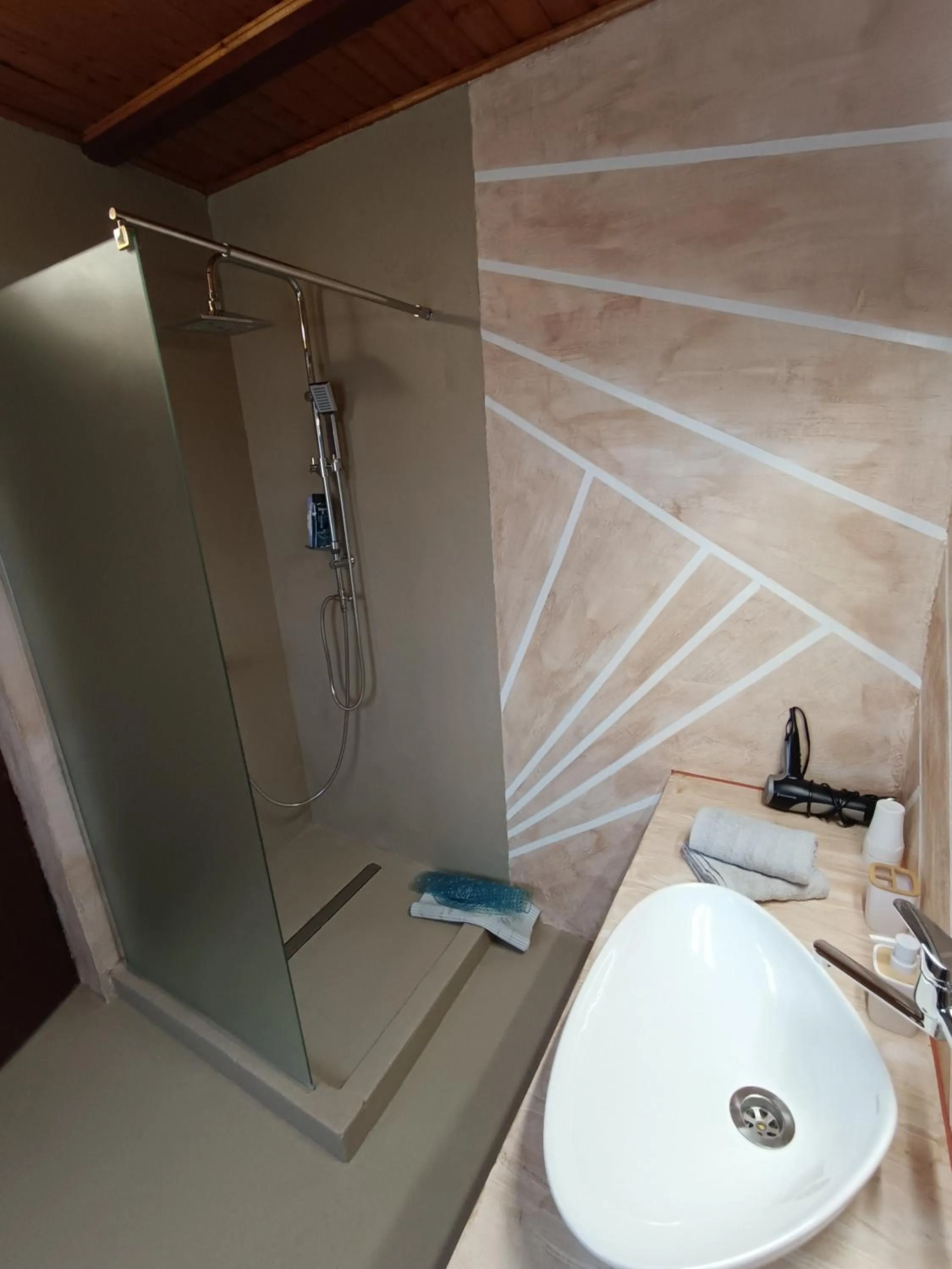 Shower in Szilvia Panzió Gyomaendrőd