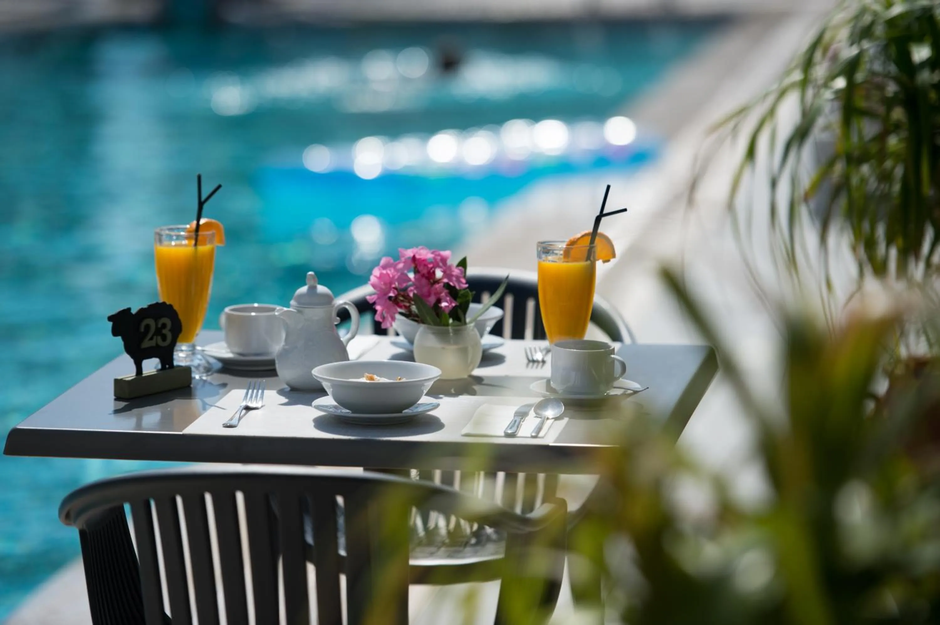 Breakfast in Sundance Apartments & Suites