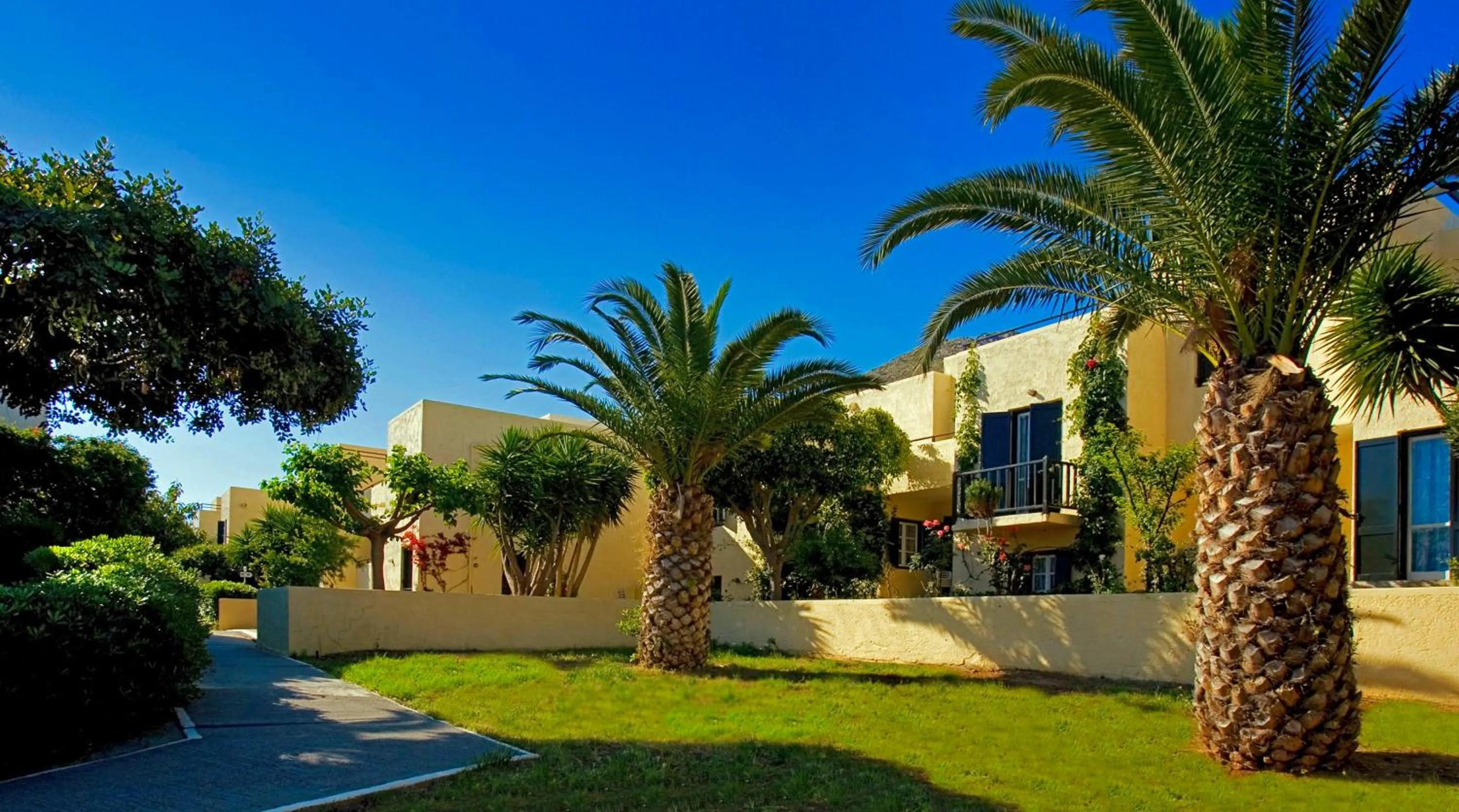 Garden in Sundance Apartments & Suites
