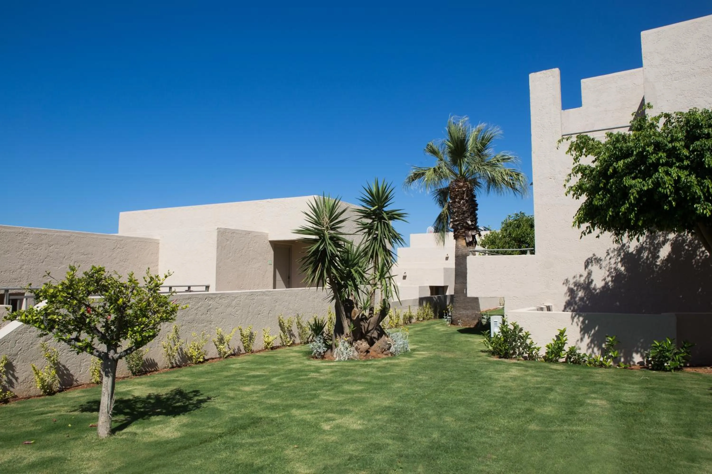 Garden in Sundance Apartments & Suites