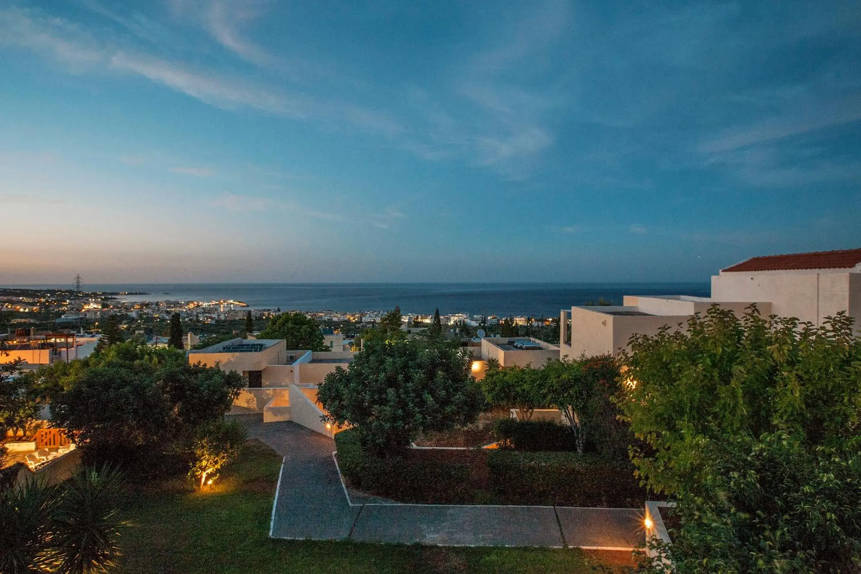 Garden view in Sundance Apartments & Suites Garden view in Sundance Apartments & Suites