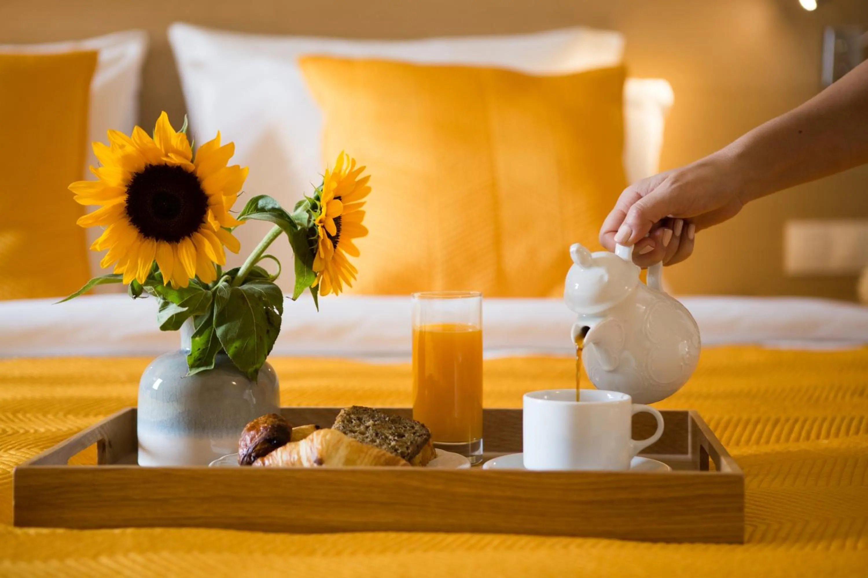 Food close-up, Bed in Sundance Apartments & Suites