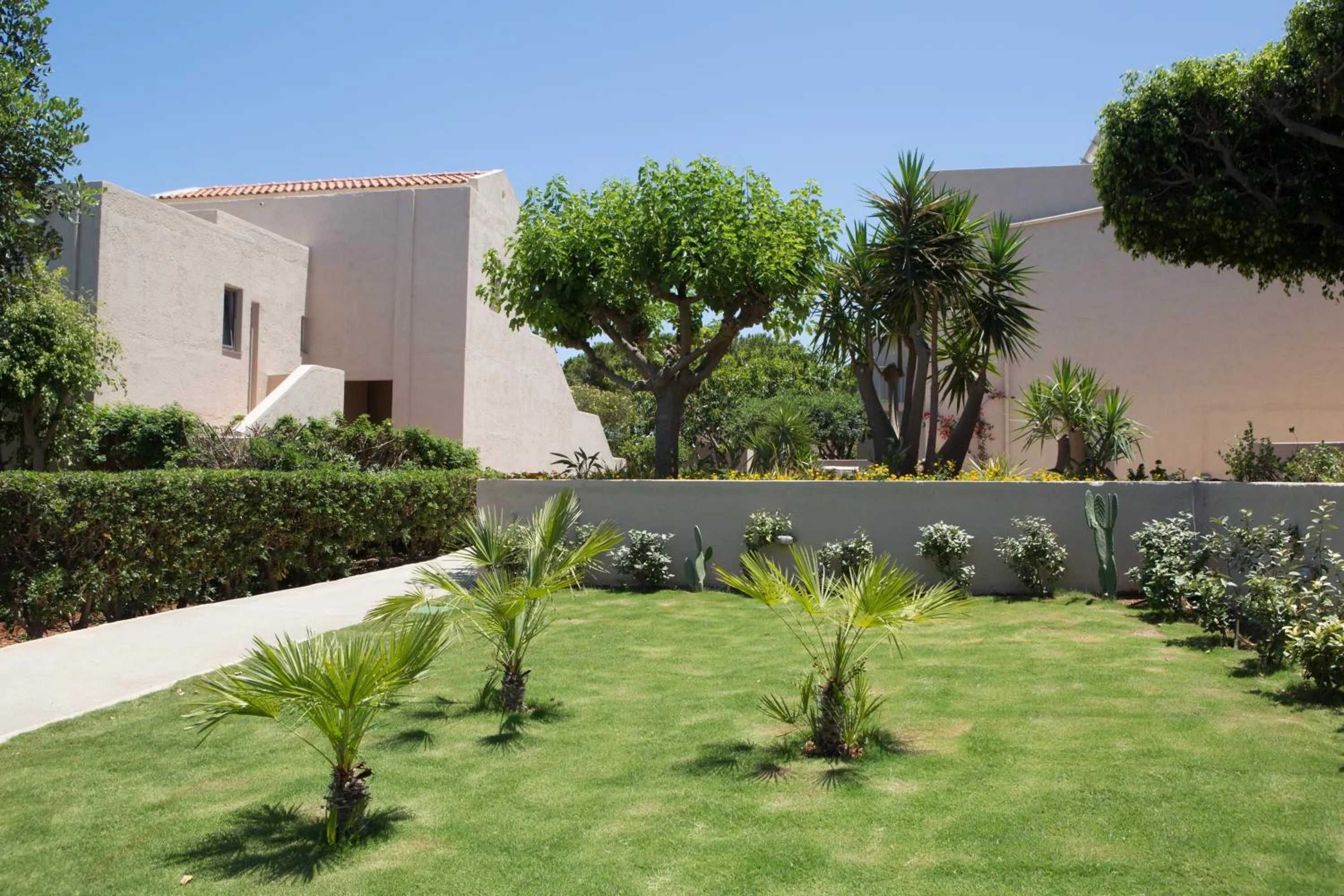 Garden in Sundance Apartments & Suites