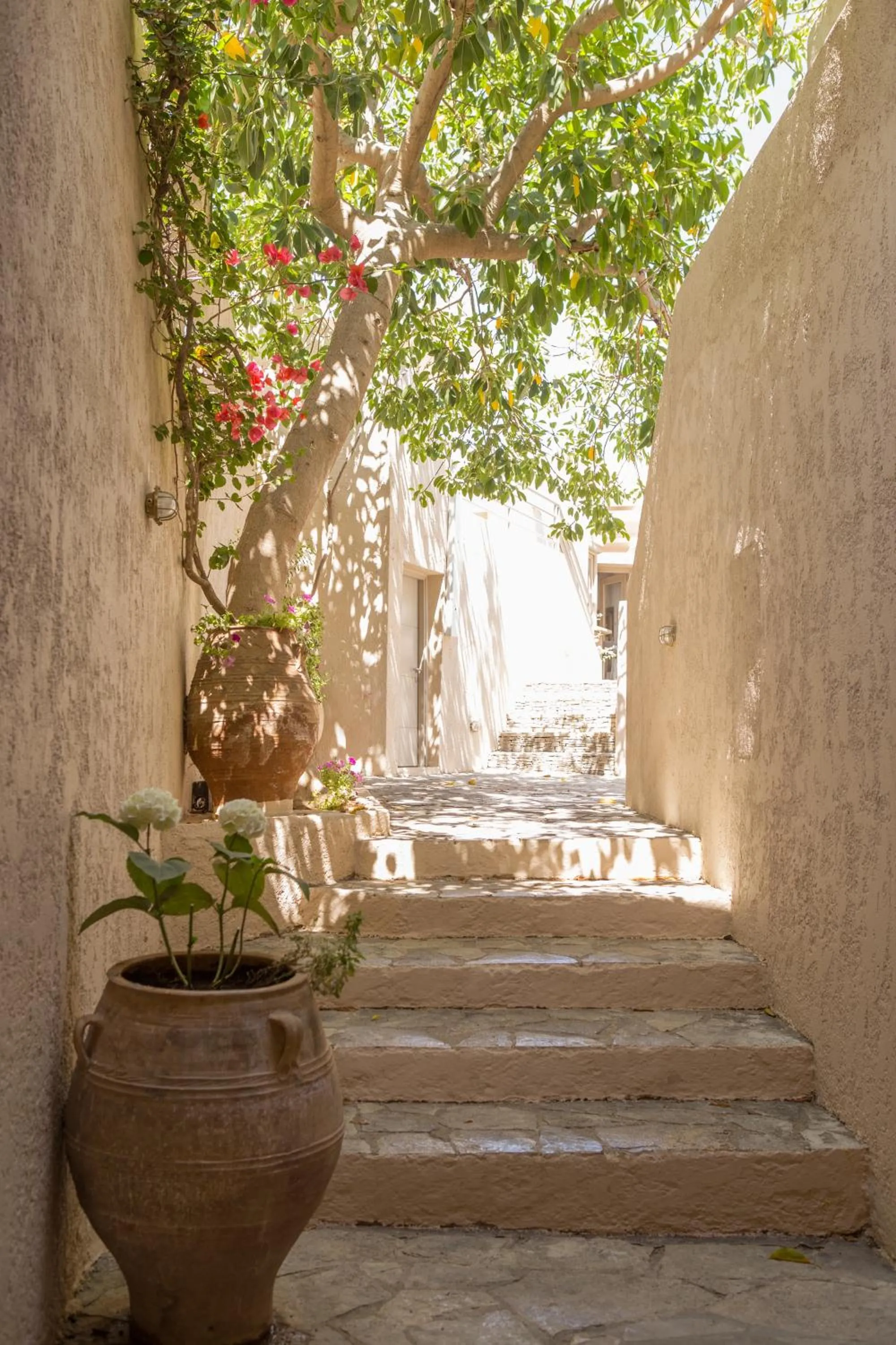 Decorative detail in Sundance Apartments & Suites
