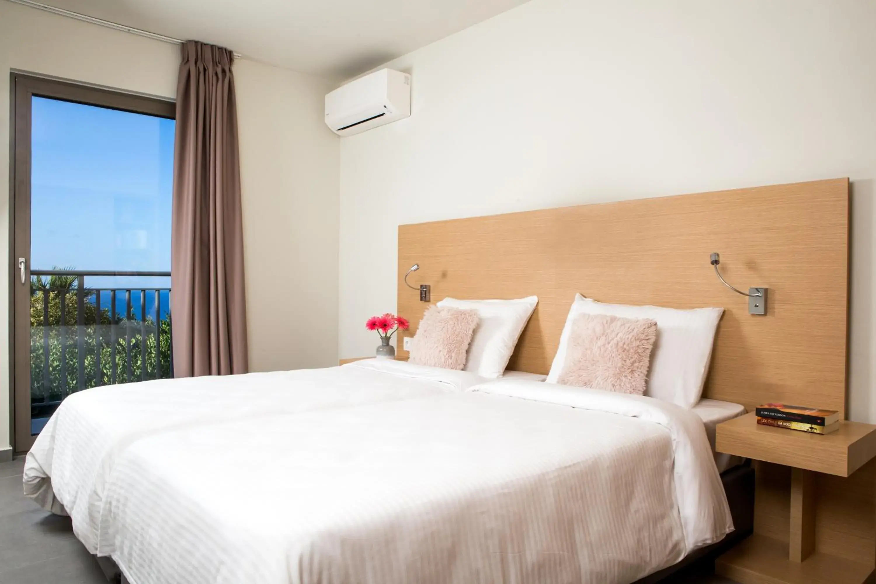 Bedroom, Bed in Sundance Apartments & Suites Bedroom, Bed in Sundance Apartments & Suites