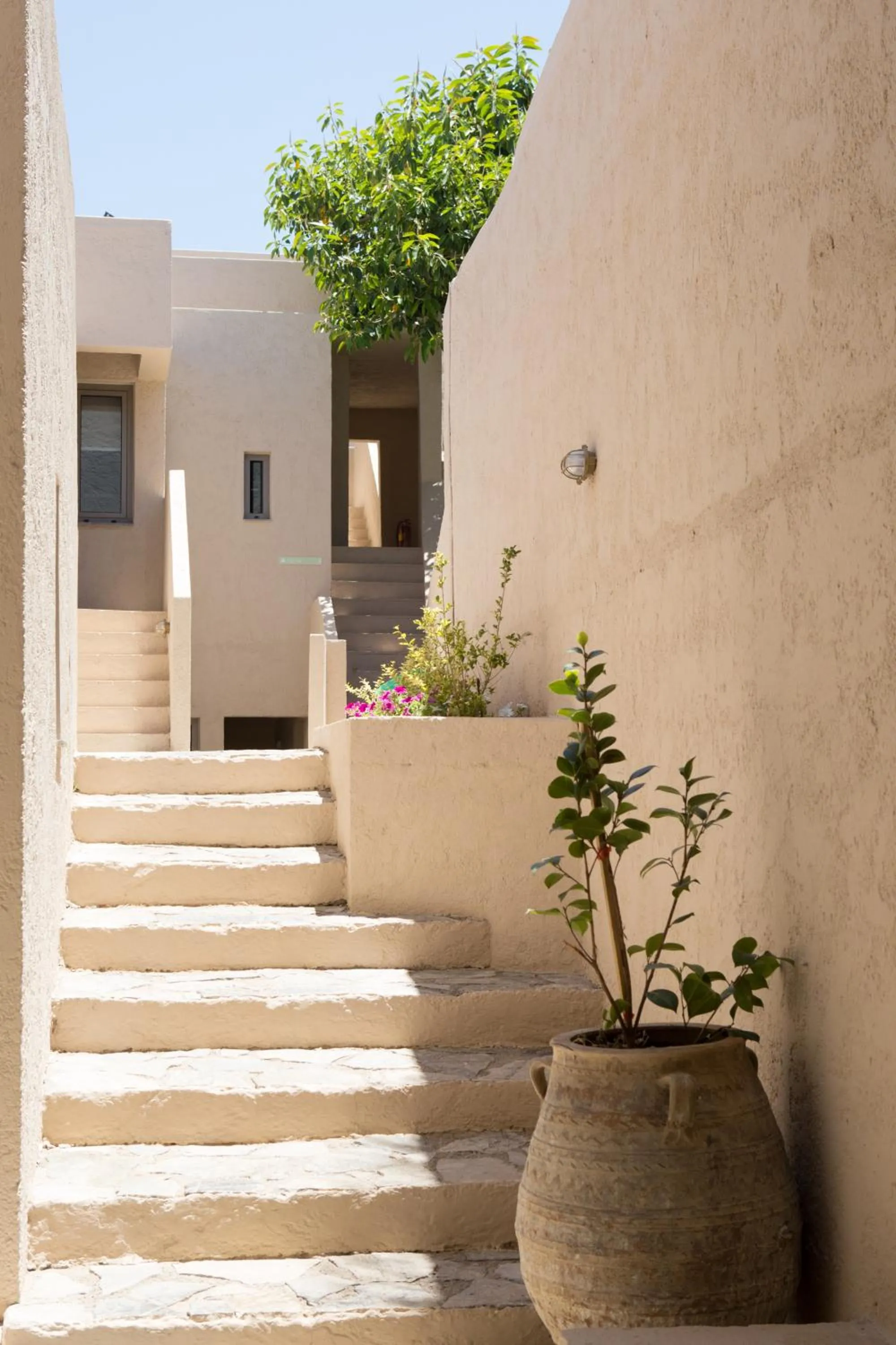 Decorative detail in Sundance Apartments & Suites