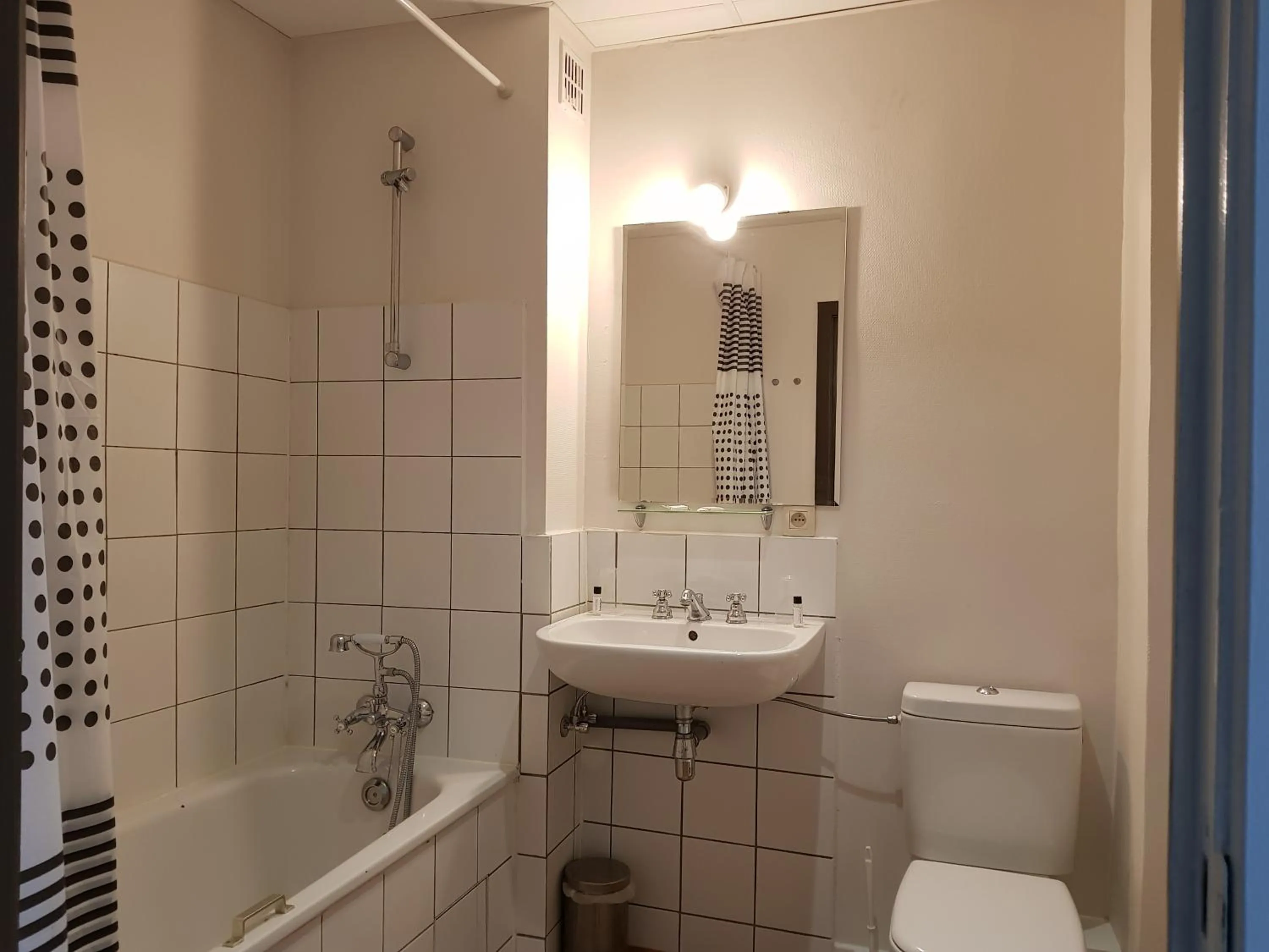 Bathroom in Hotel O Ieper