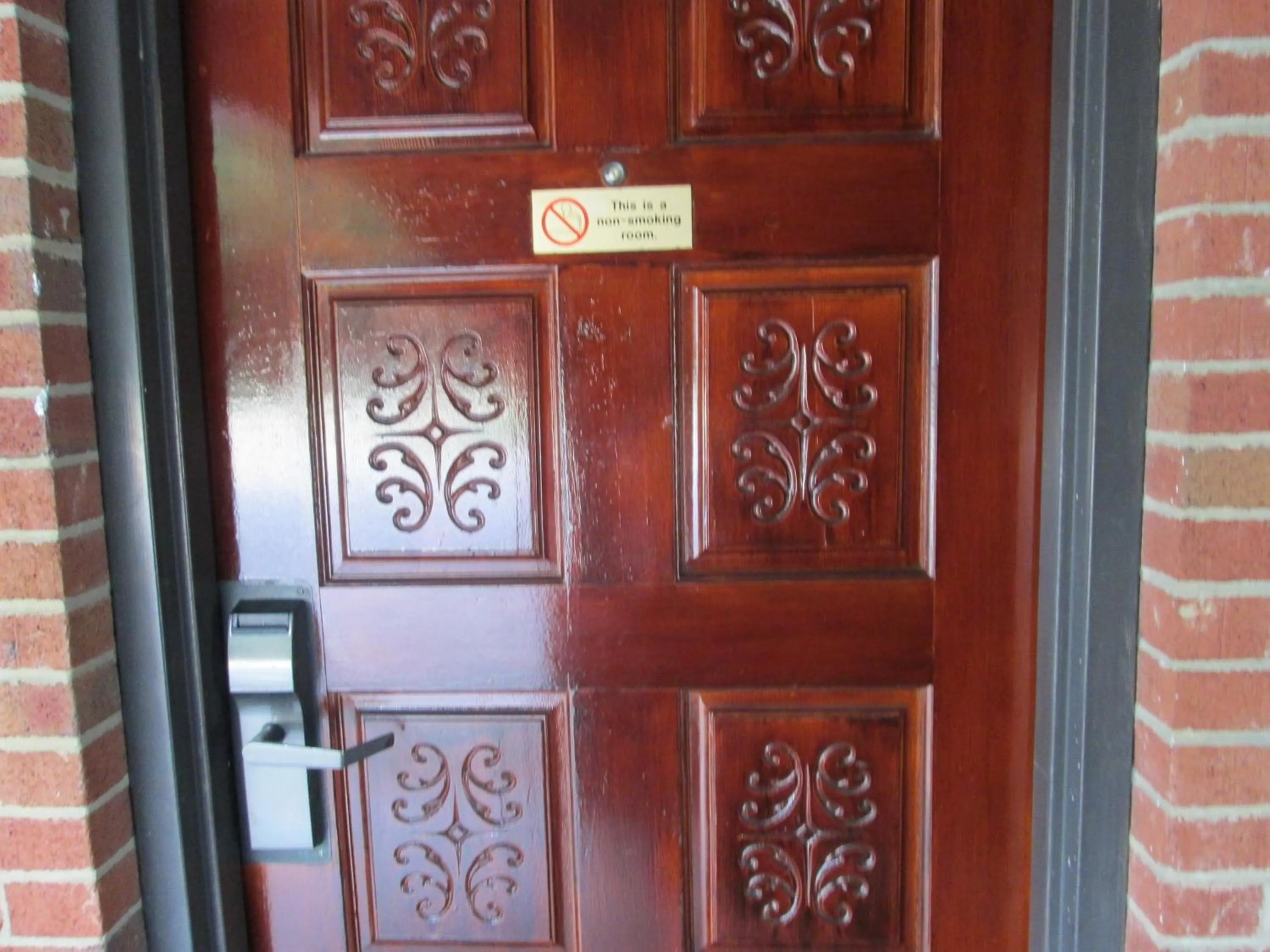Decorative detail in Loyalty Inn Rockingham