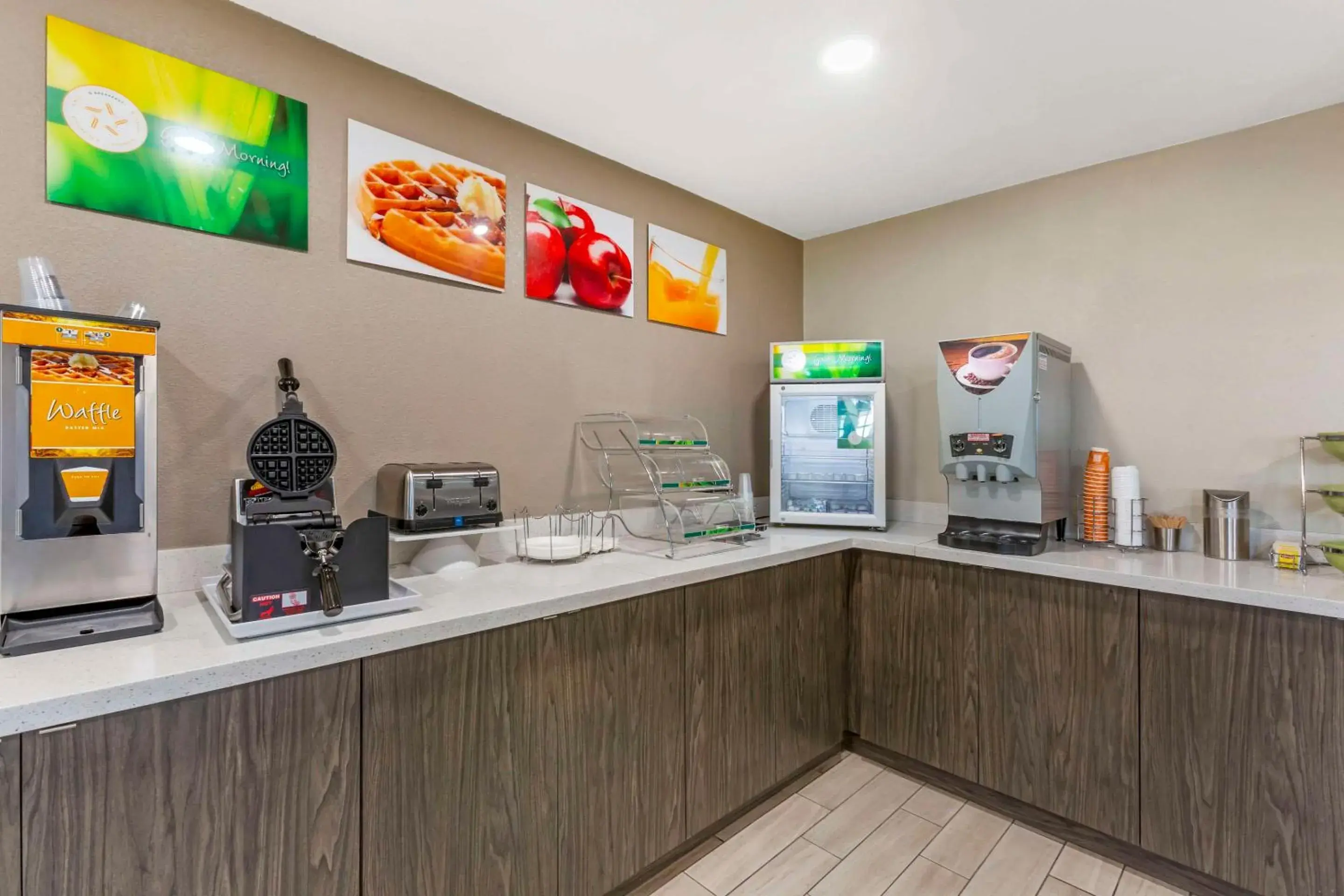 Breakfast in Quality Inn Show Low Breakfast in Quality Inn Show Low