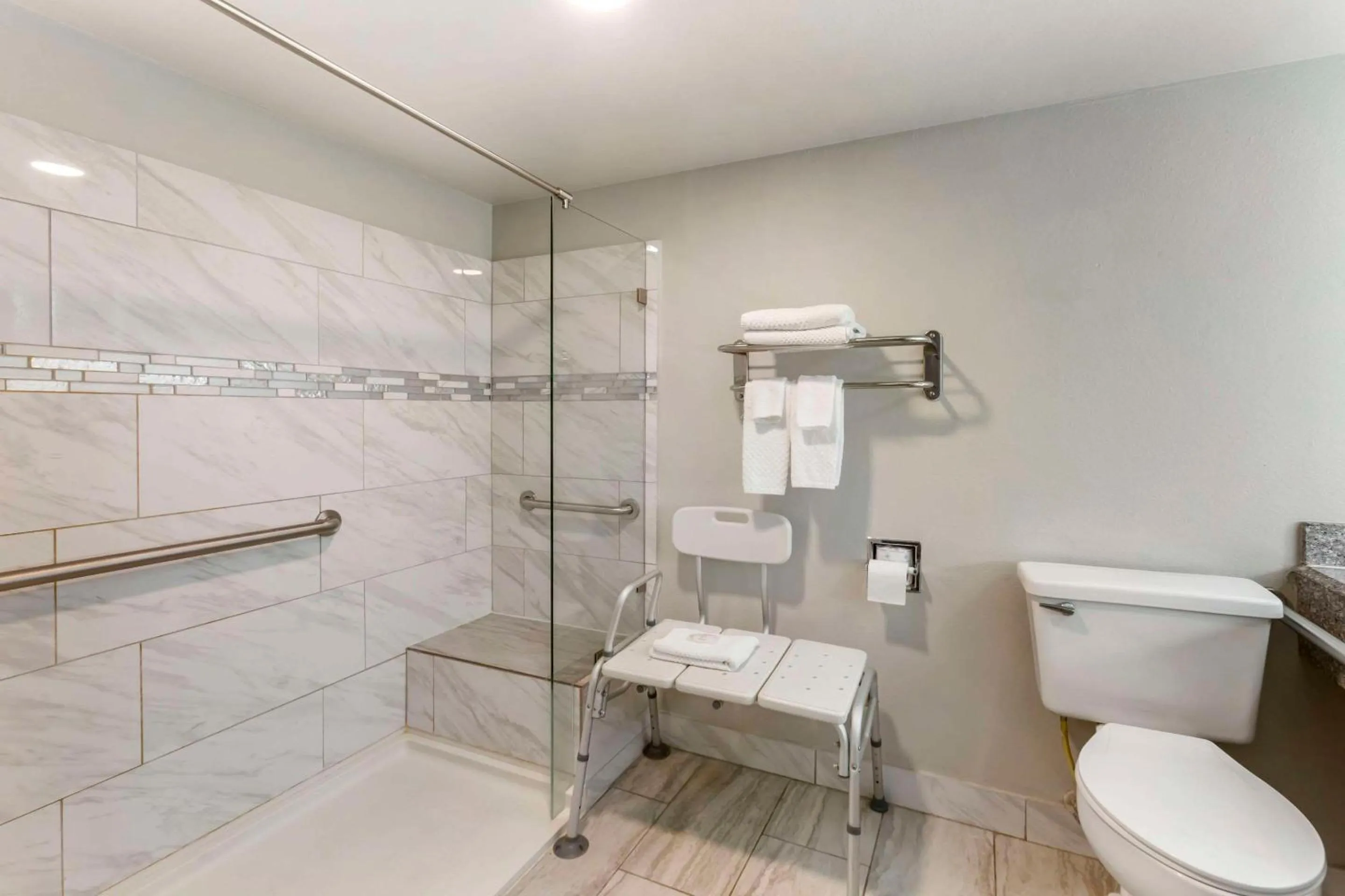 Bedroom in Quality Inn Show Low